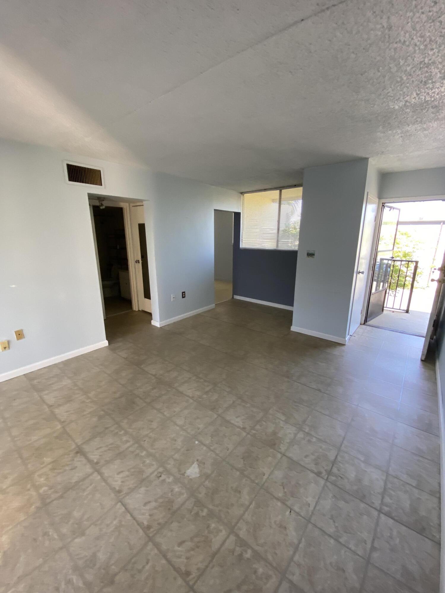 SEA PALM 2 CONDO - Residential Lease