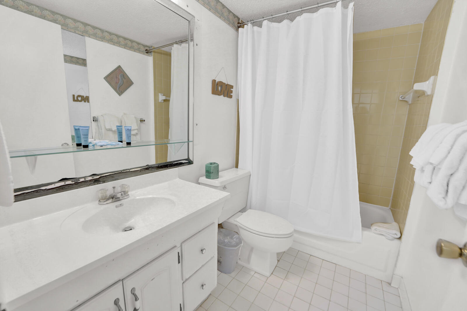 CONTINENTAL CONDO - Residential