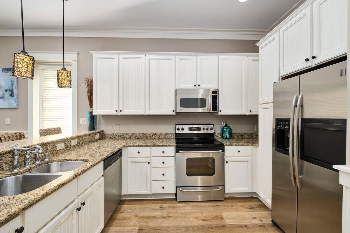 BUNGALOS AT SANDESTIN - Residential