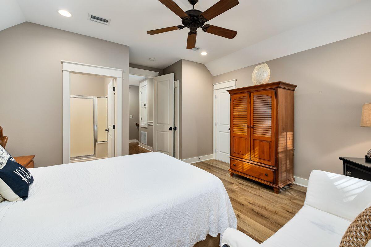 BUNGALOS AT SANDESTIN - Residential
