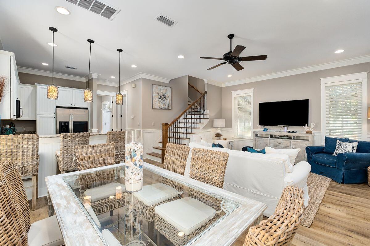 BUNGALOS AT SANDESTIN - Residential
