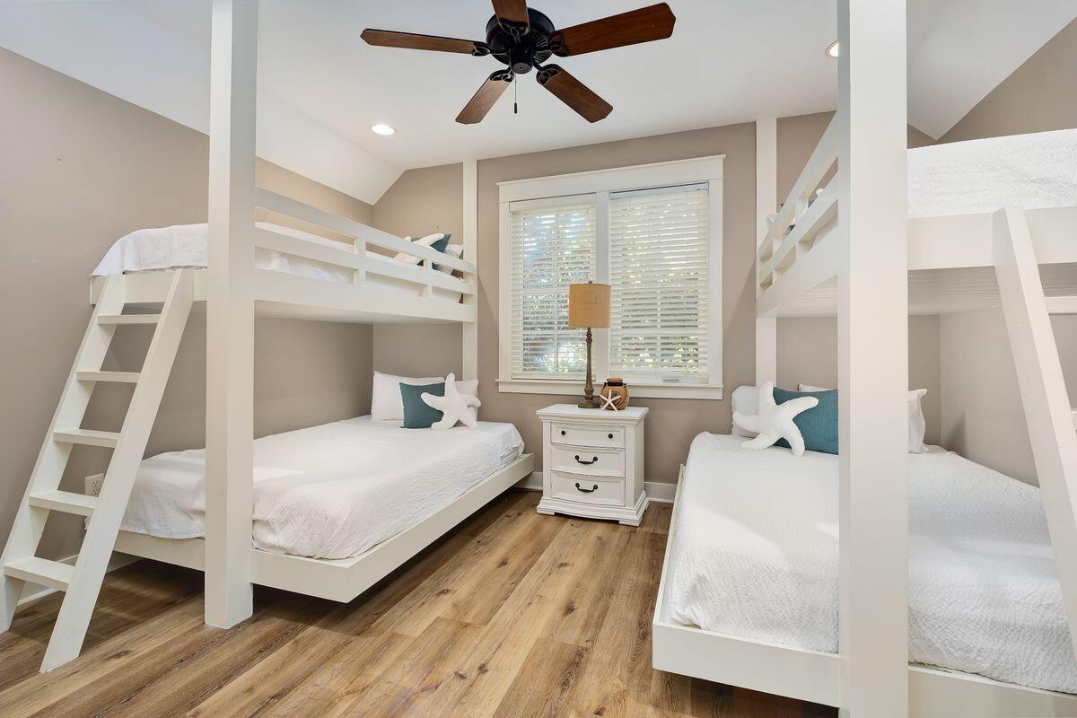 BUNGALOS AT SANDESTIN - Residential