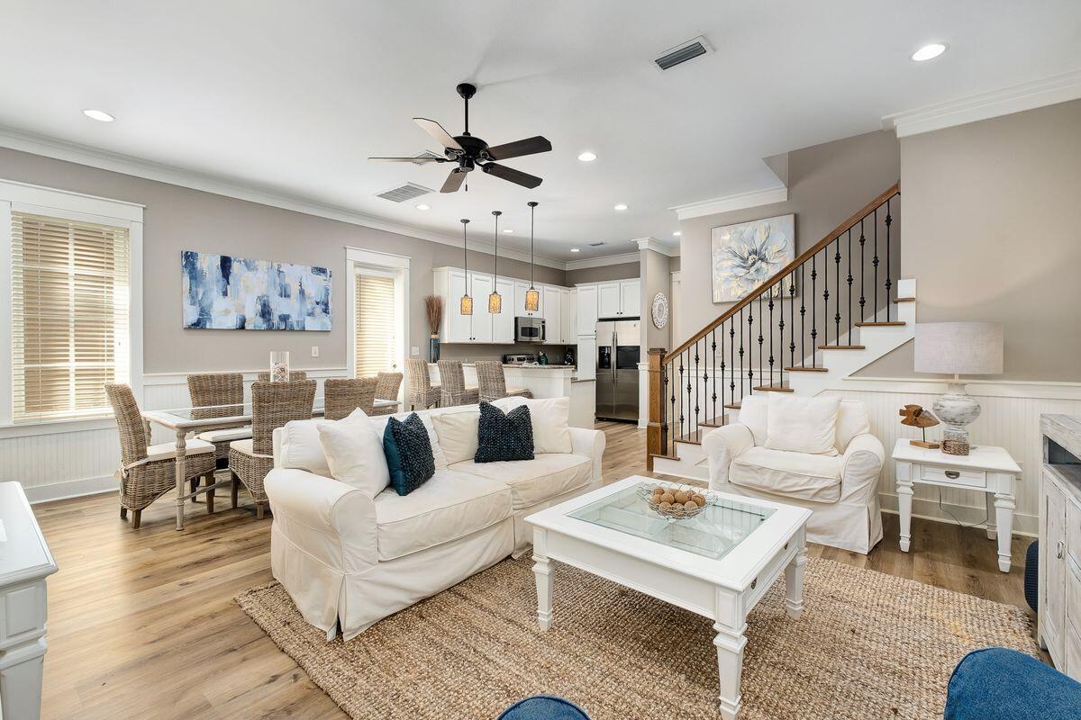 BUNGALOS AT SANDESTIN - Residential