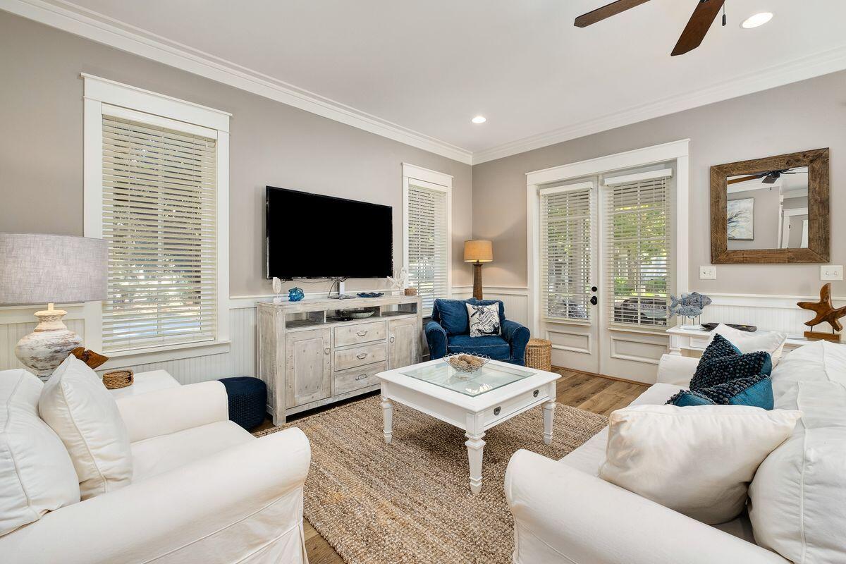 BUNGALOS AT SANDESTIN - Residential