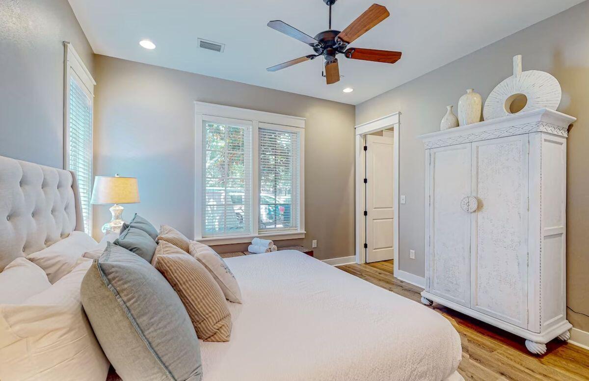 BUNGALOS AT SANDESTIN - Residential