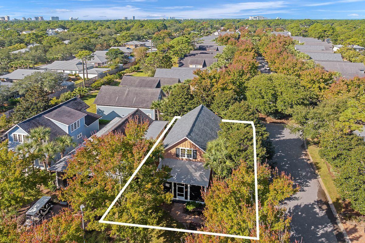 BUNGALOS AT SANDESTIN - Residential