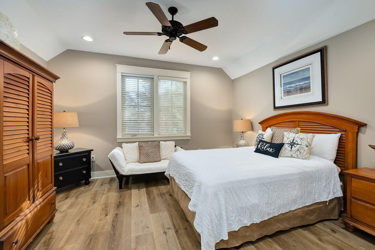 BUNGALOS AT SANDESTIN - Residential