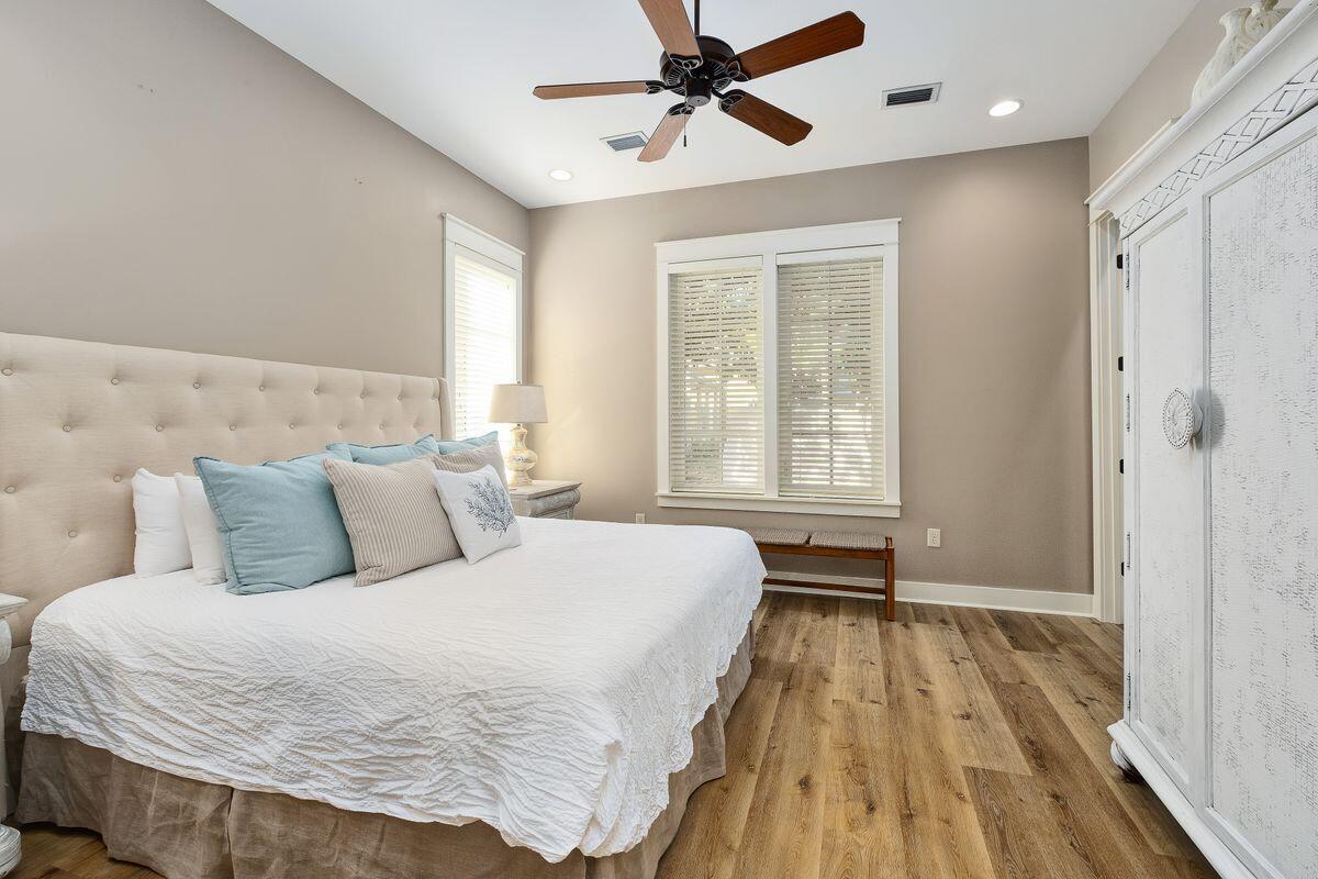BUNGALOS AT SANDESTIN - Residential