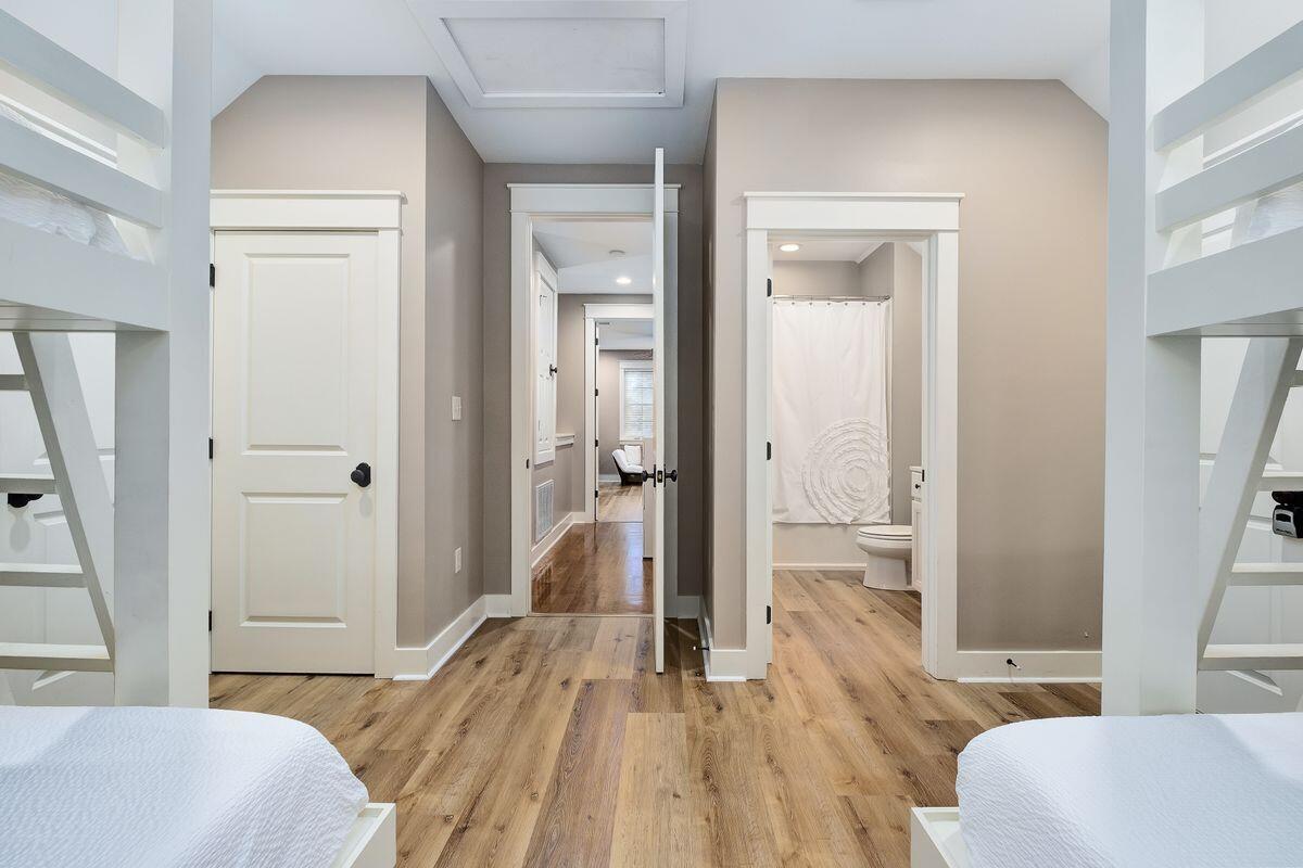 BUNGALOS AT SANDESTIN - Residential