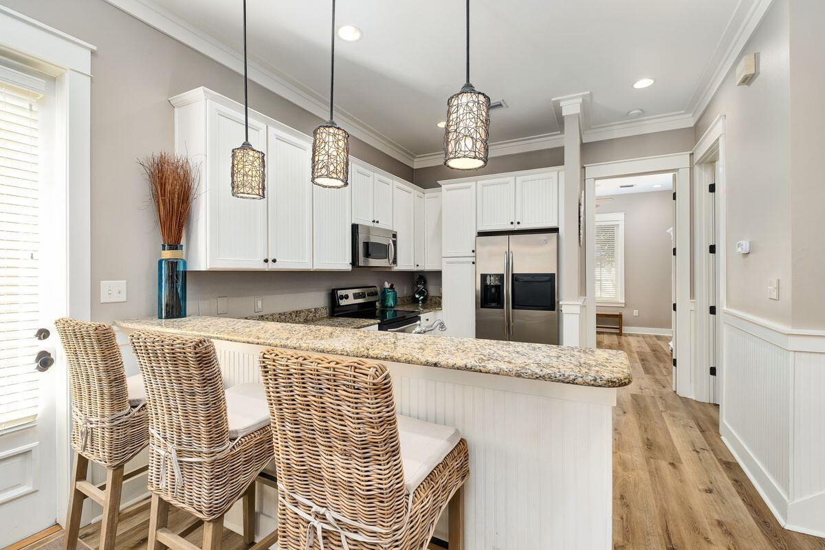 BUNGALOS AT SANDESTIN - Residential