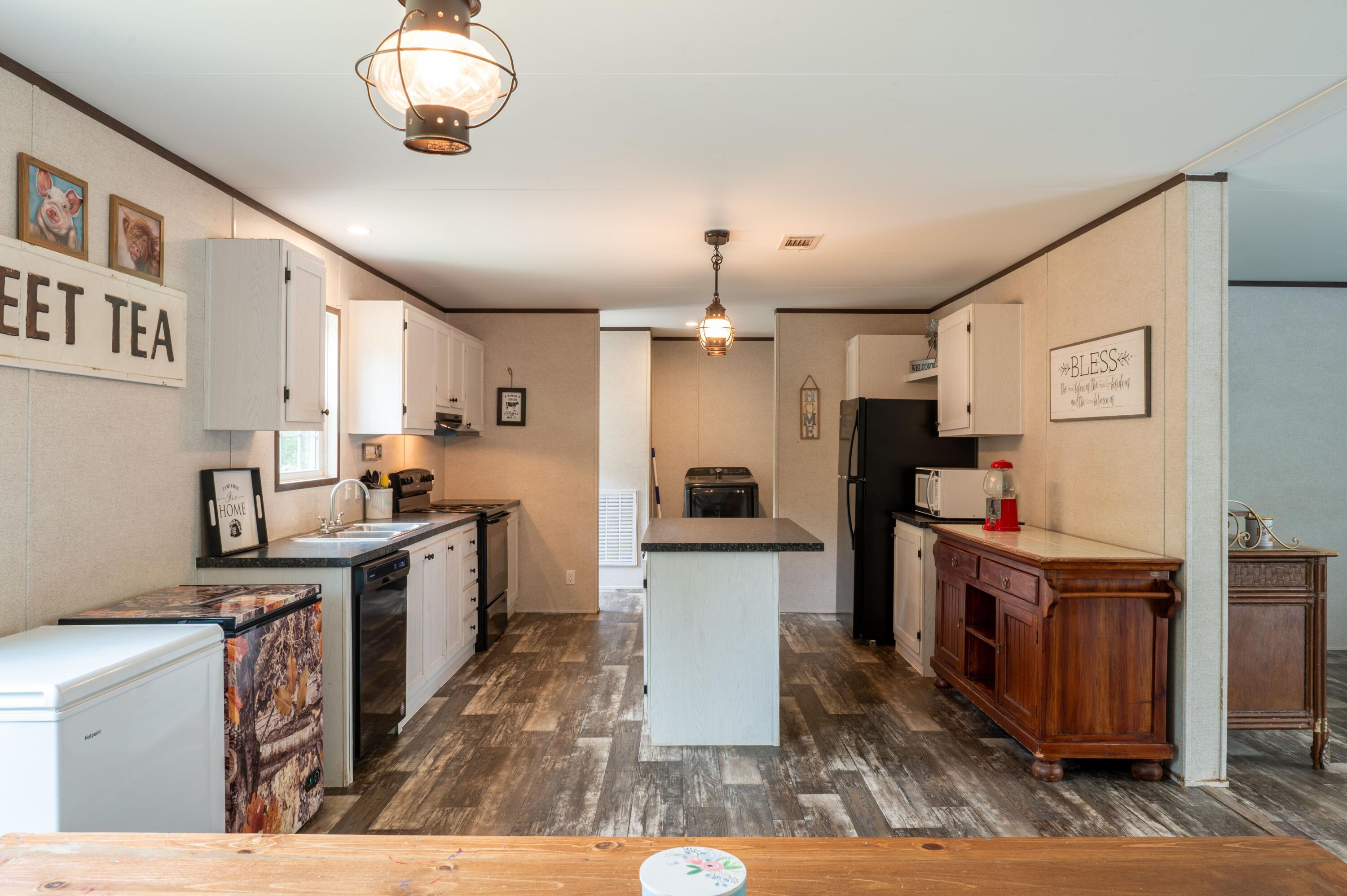 KING LAKE ESTATES - Residential