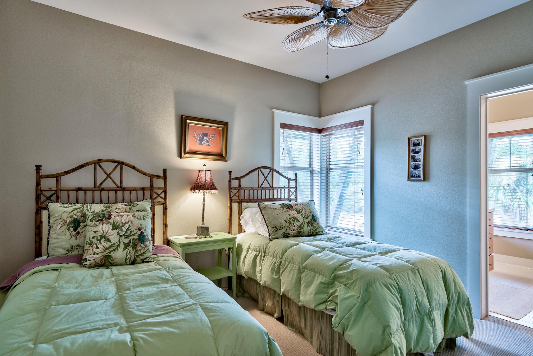 MAGNOLIA BAY - Residential