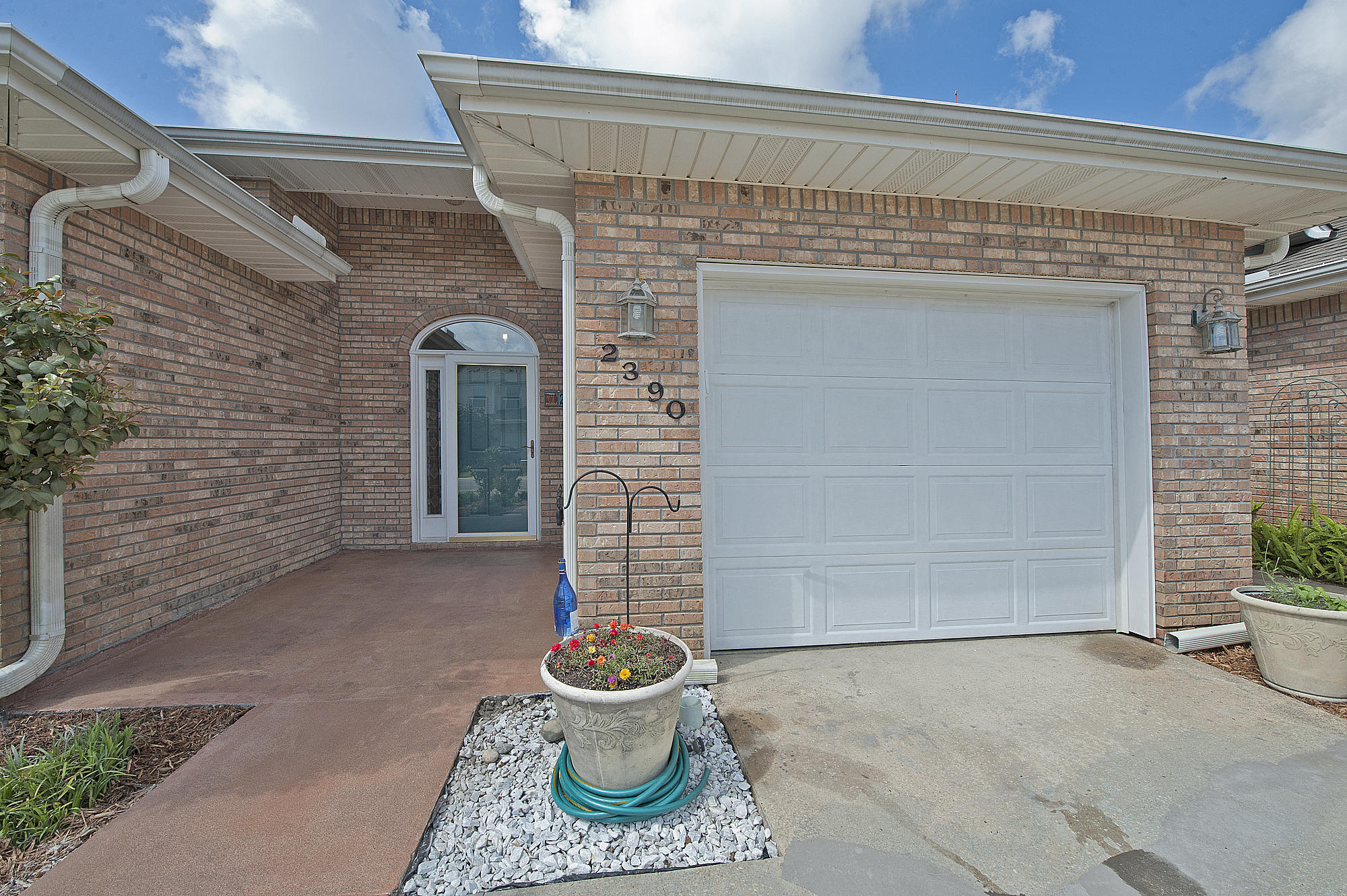 WATERVIEWS! The sellers have spared no expense with their remodel! New HVAC in Nov 2017 & New windows Feb 2018! New tile, kitchen cabinets, countertops, back-splash, appliances and more! There's a large laundry room and half bathroom downstairs for guests. Enjoy the beautiful Florida weather out on your patio, right off the open living/dining area. The upstairs has BRAND NEW CARPET and a totally renovated master bath with a HUGE tiled shower. Both bedrooms have their own private bathrooms as well. The HOA takes care of your landscaping so you don't need to worry about all of that maintenance! This property is conveniently located in Fort Walton Beach, off Racetrack Rd, close to EVERYTHING, on a quiet dead end street! Can't get any better than that! Schedule your showing today!