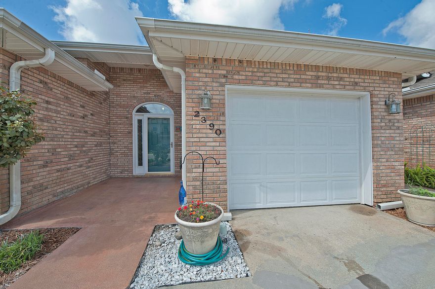 WATERVIEWS! The sellers have spared no expense with their remodel! New HVAC in Nov 2017 & New windows Feb 2018! New tile, kitchen cabinets, countertops, back-splash, appliances and more! There's a large laundry room and half bathroom downstairs for guests. Enjoy the beautiful Florida weather out on your patio, right off the open living/dining area. The upstairs has BRAND NEW CARPET and a totally renovated master bath with a HUGE tiled shower. Both bedrooms have their own private bathrooms as well. The HOA takes care of your landscaping so you don't need to worry about all of that maintenance! This property is conveniently located in Fort Walton Beach, off Racetrack Rd, close to EVERYTHING, on a quiet dead end street! Can't get any better than that! Schedule your showing today!