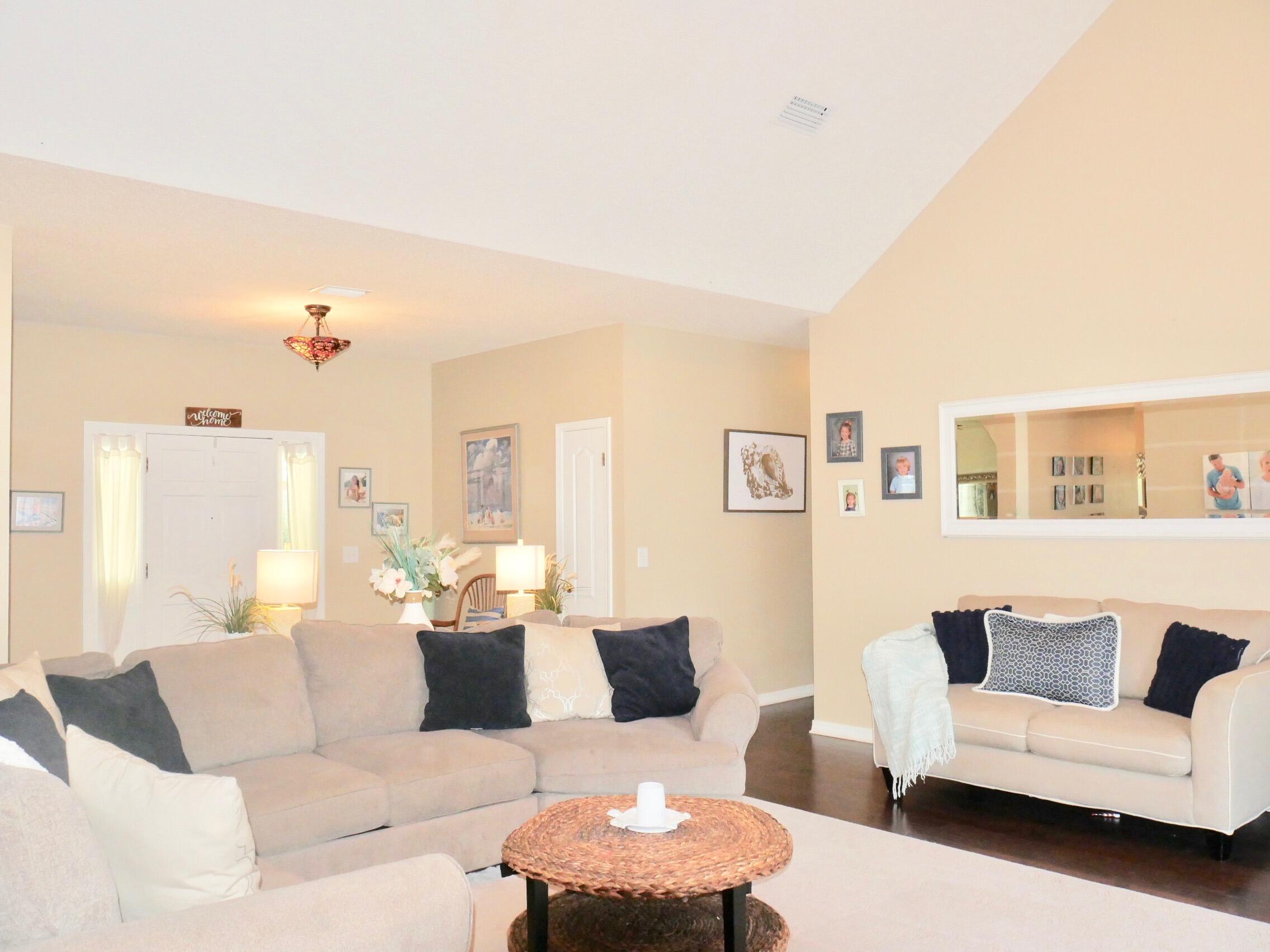 PARKWOOD ESTATES PH 1 BLUEWATER BAY - Residential