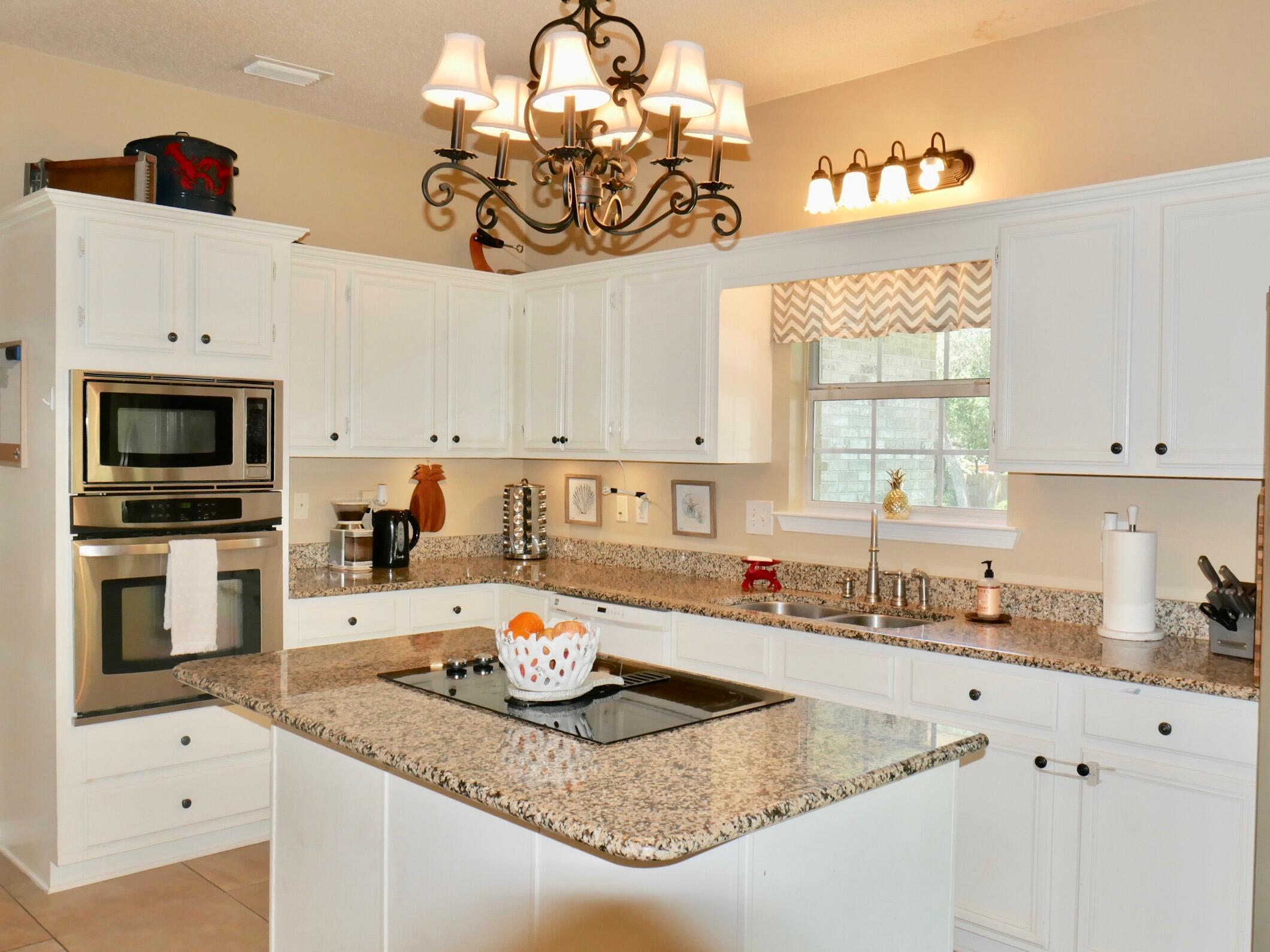 PARKWOOD ESTATES PH 1 BLUEWATER BAY - Residential