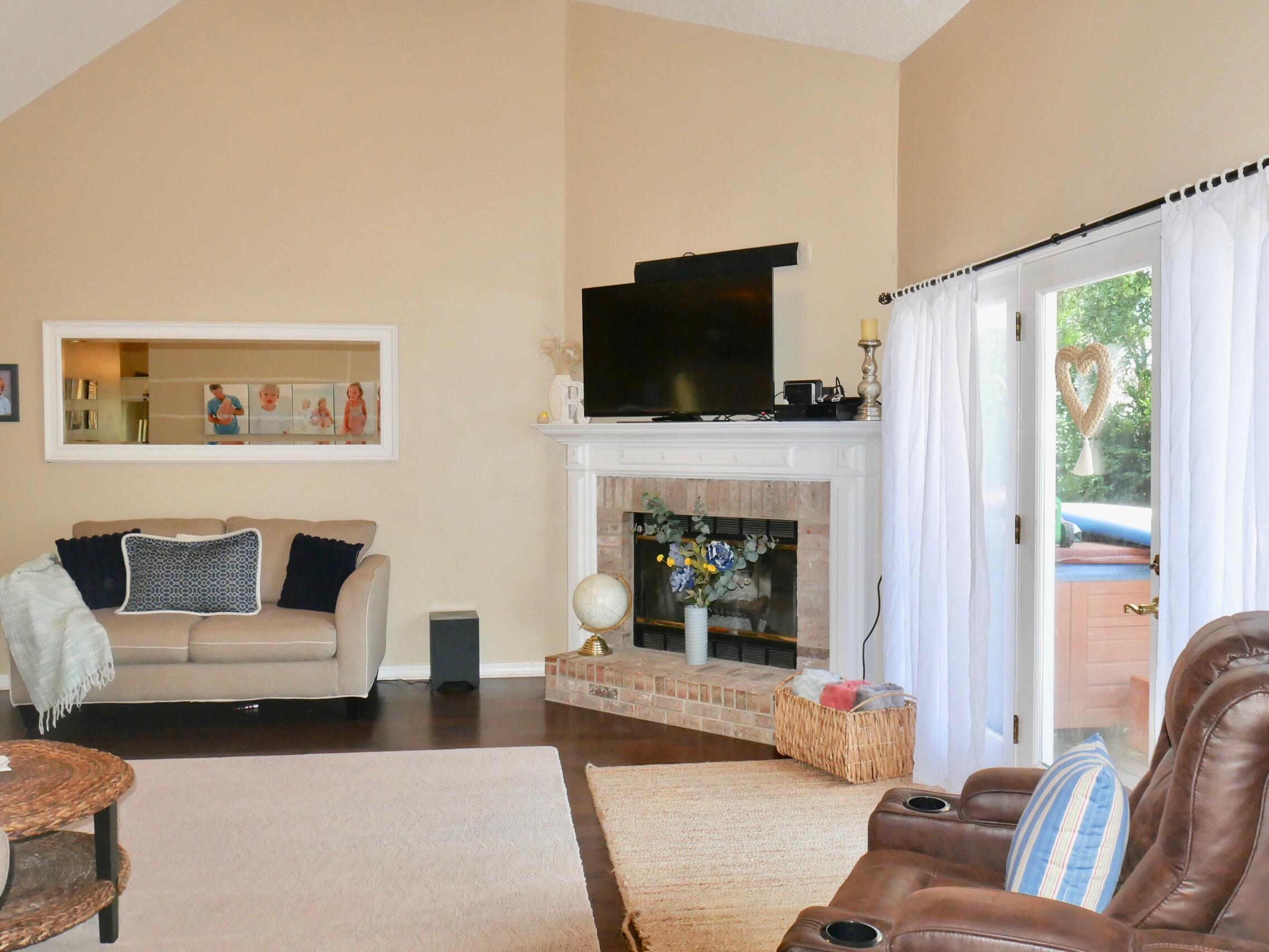 PARKWOOD ESTATES PH 1 BLUEWATER BAY - Residential