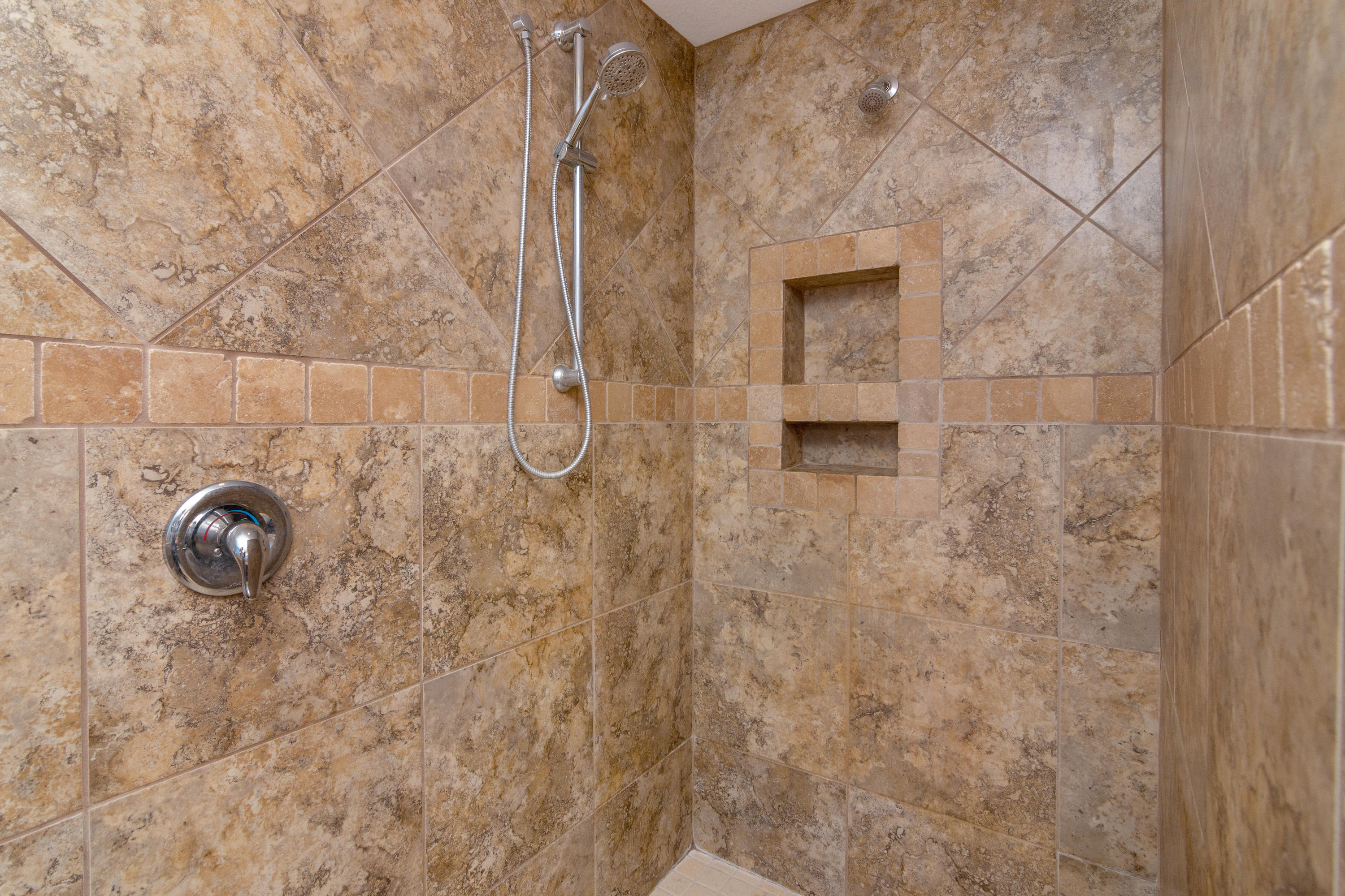 HOLLEY BY THE SEA - Residential