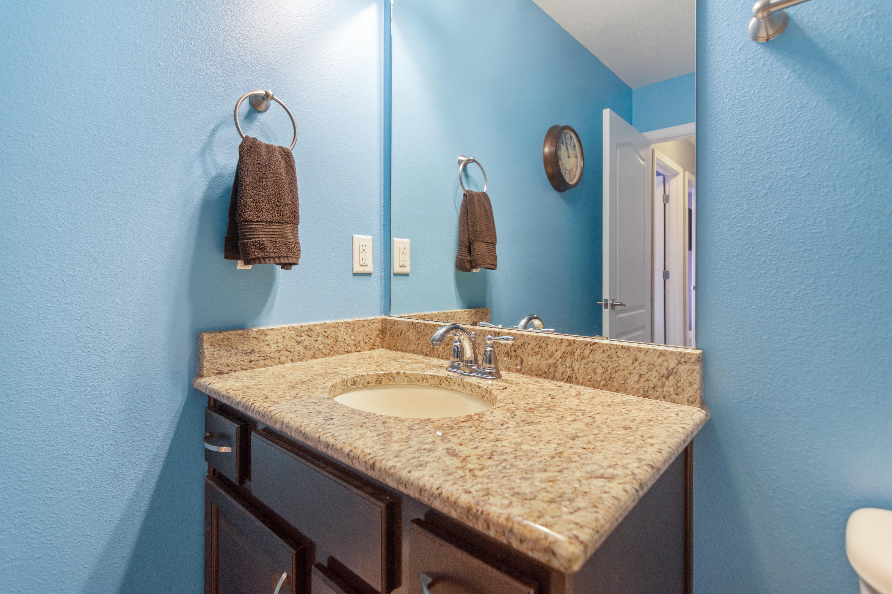 HOLLEY BY THE SEA - Residential