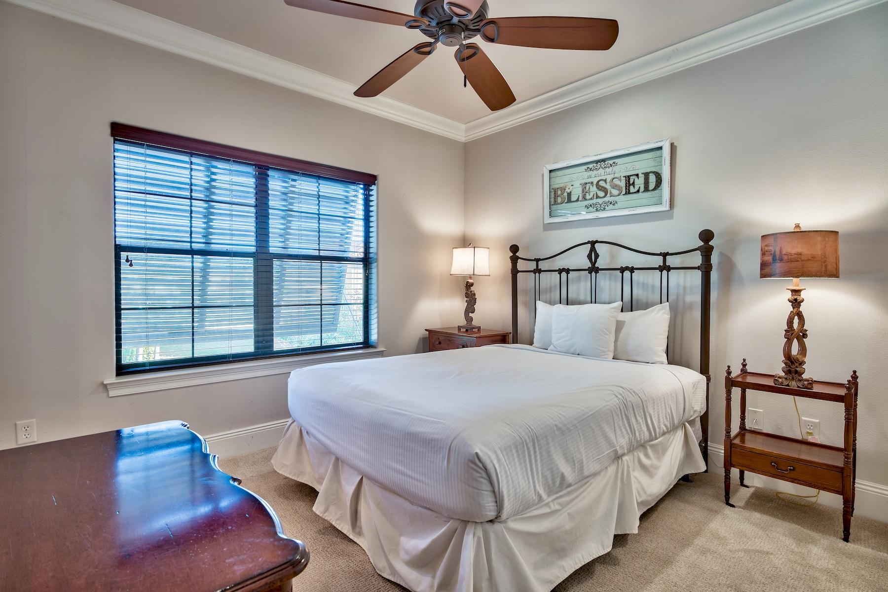 VILLA LAGO - Residential