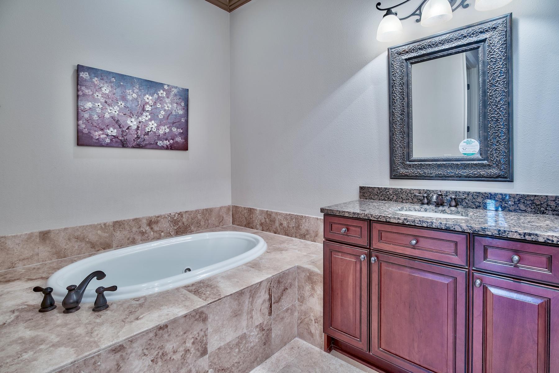 VILLA LAGO - Residential