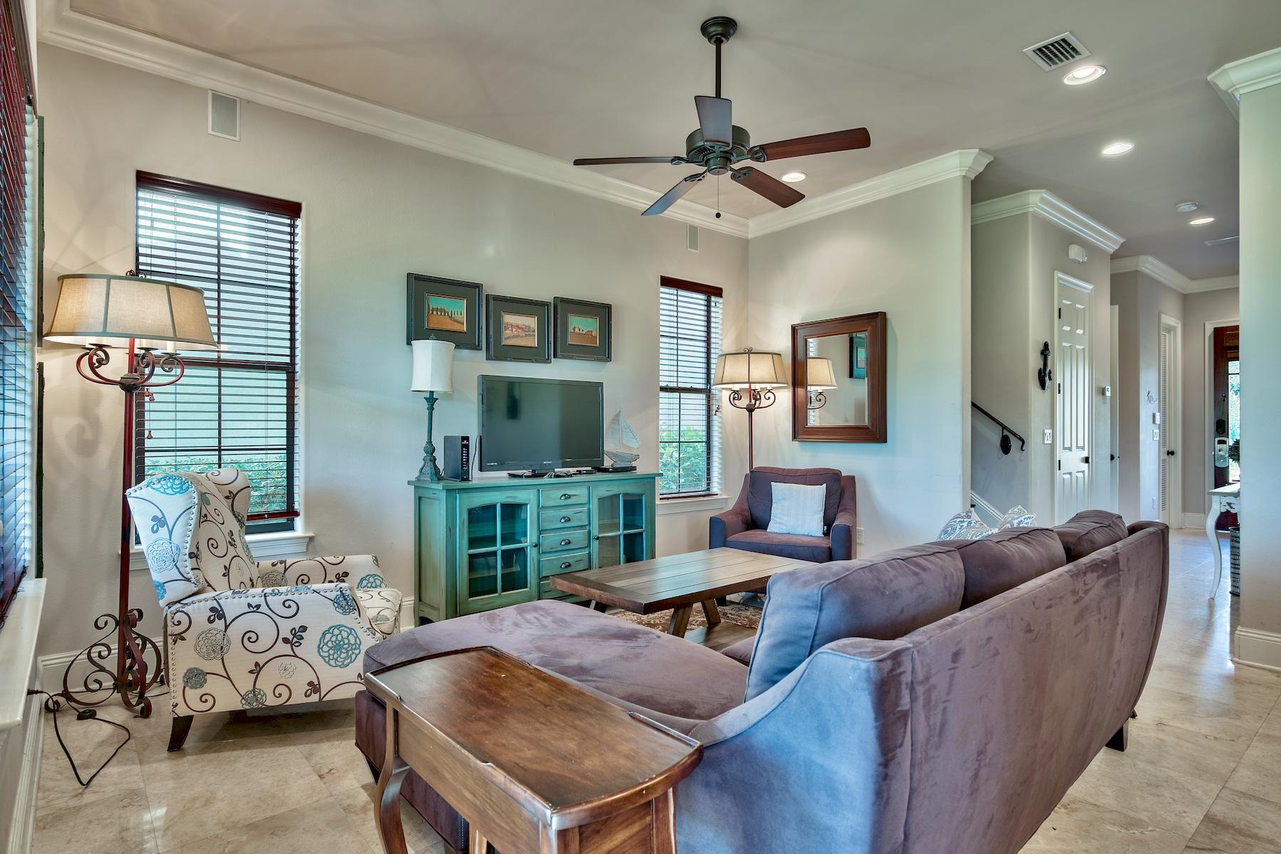 VILLA LAGO - Residential