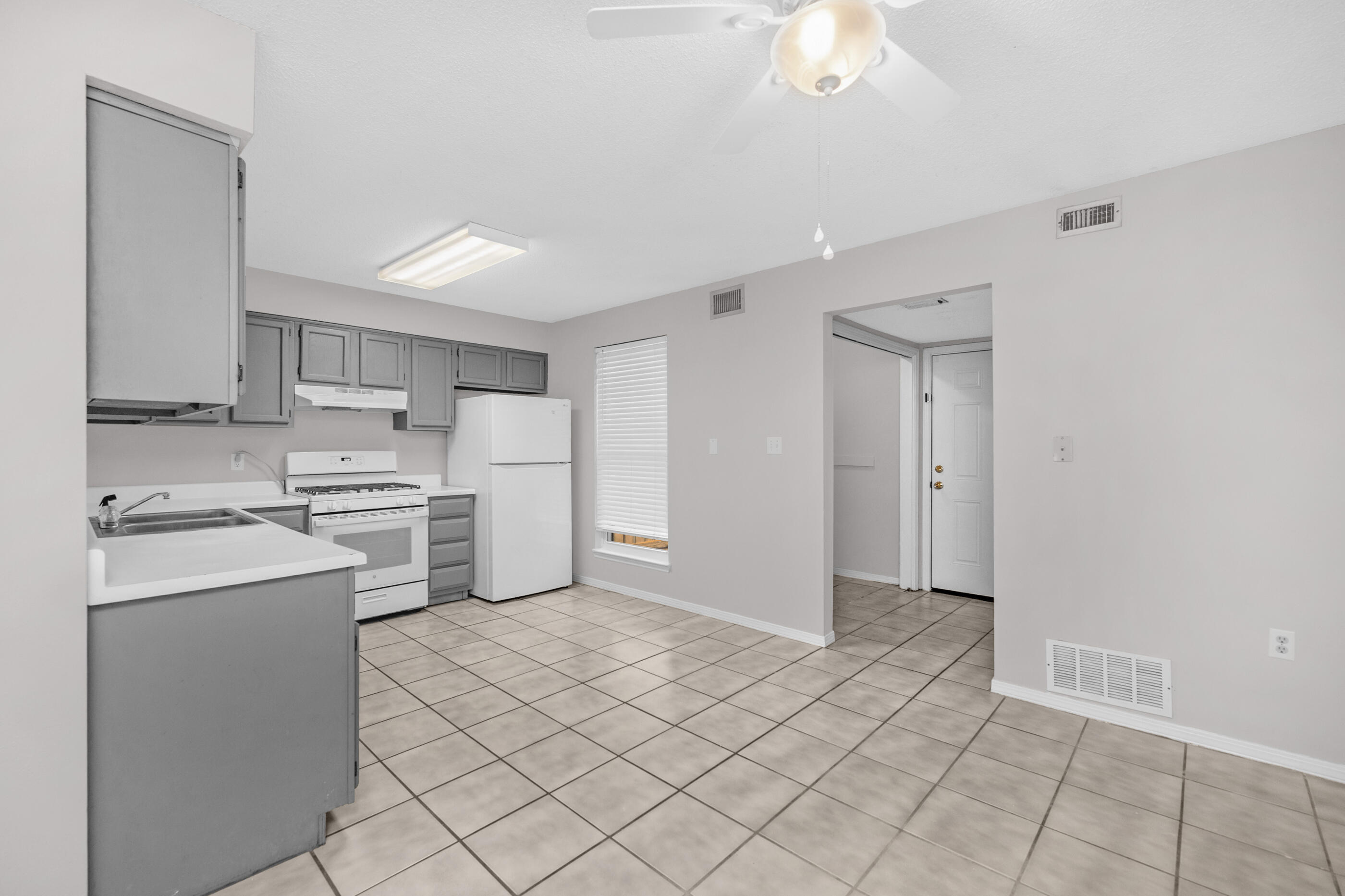 COUNTRY VILLAS - Residential