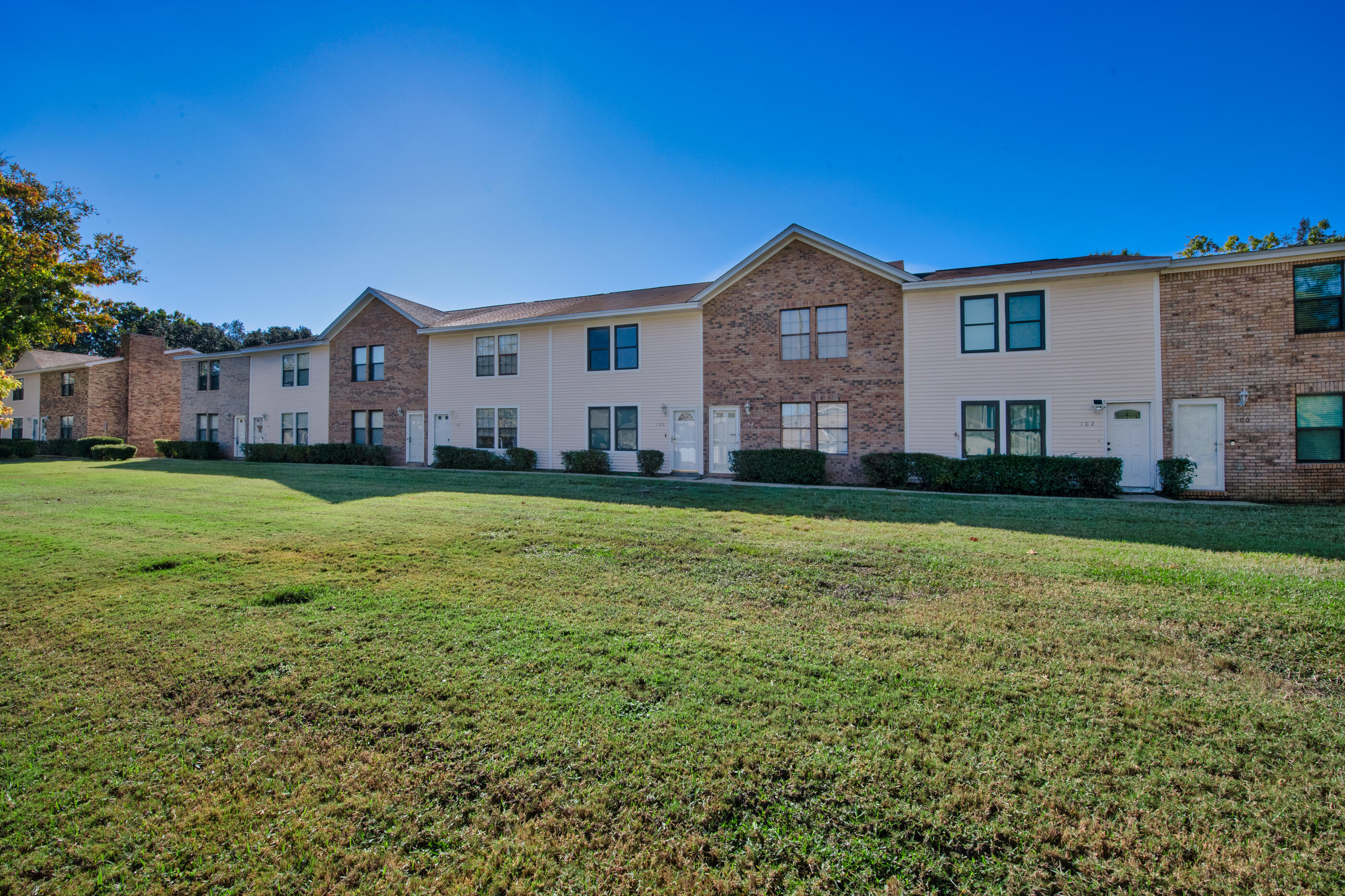 COUNTRY VILLAS - Residential