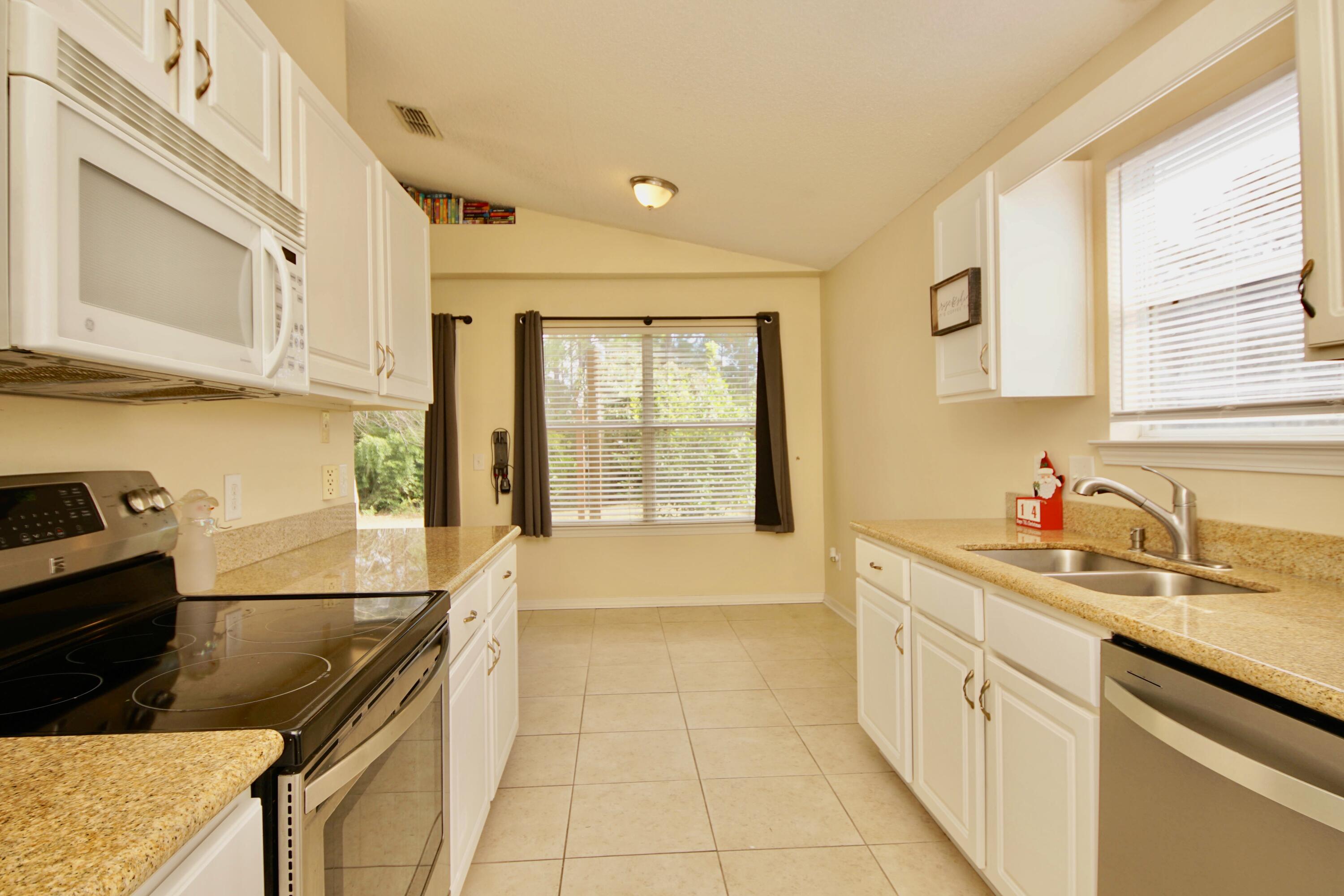 HIDDEN SHORES - Residential