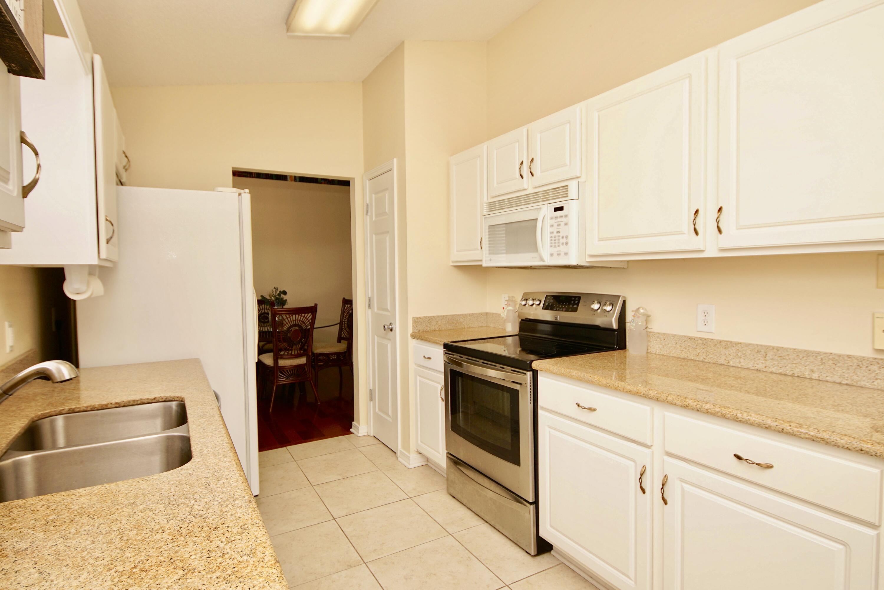 HIDDEN SHORES - Residential