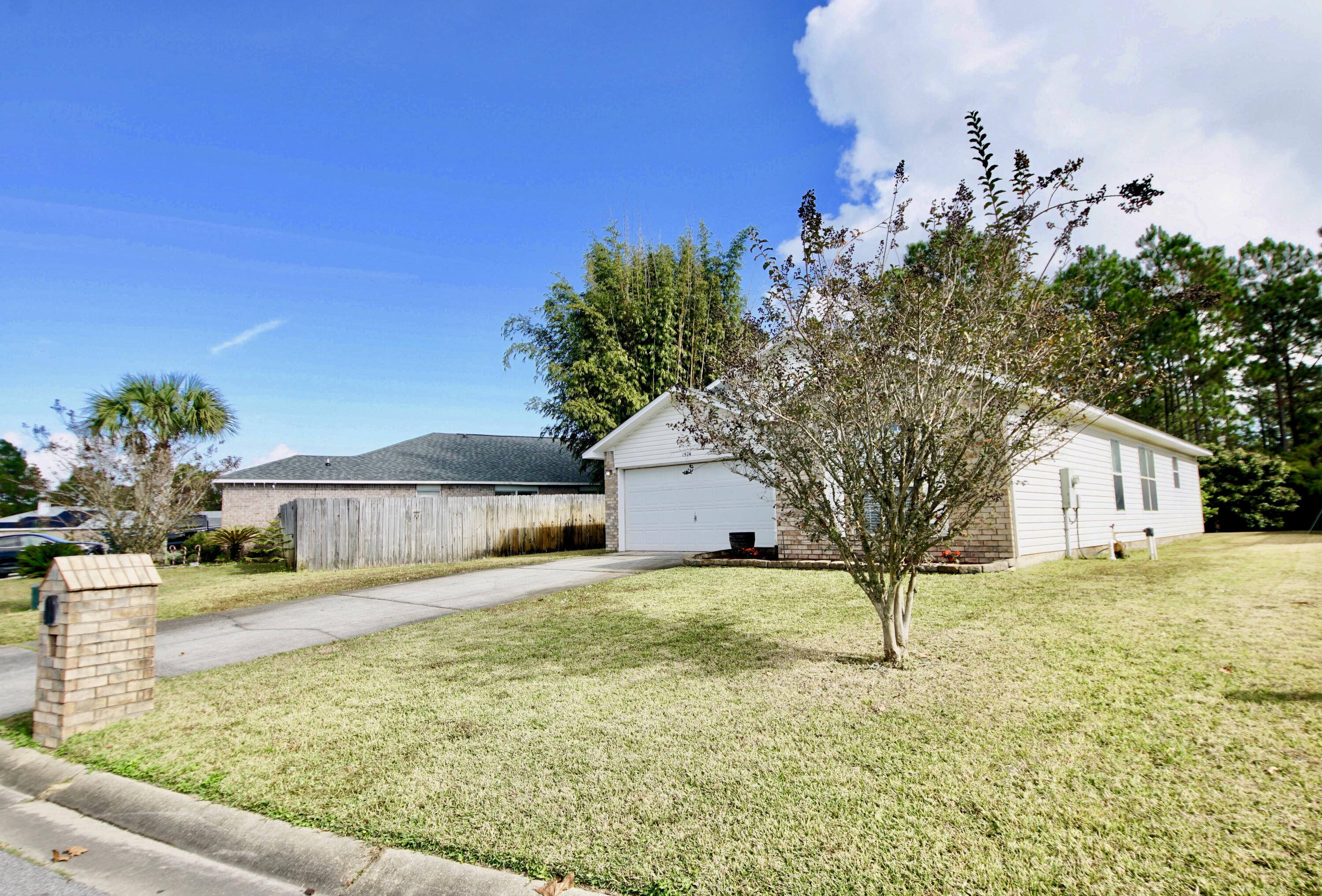 HIDDEN SHORES - Residential