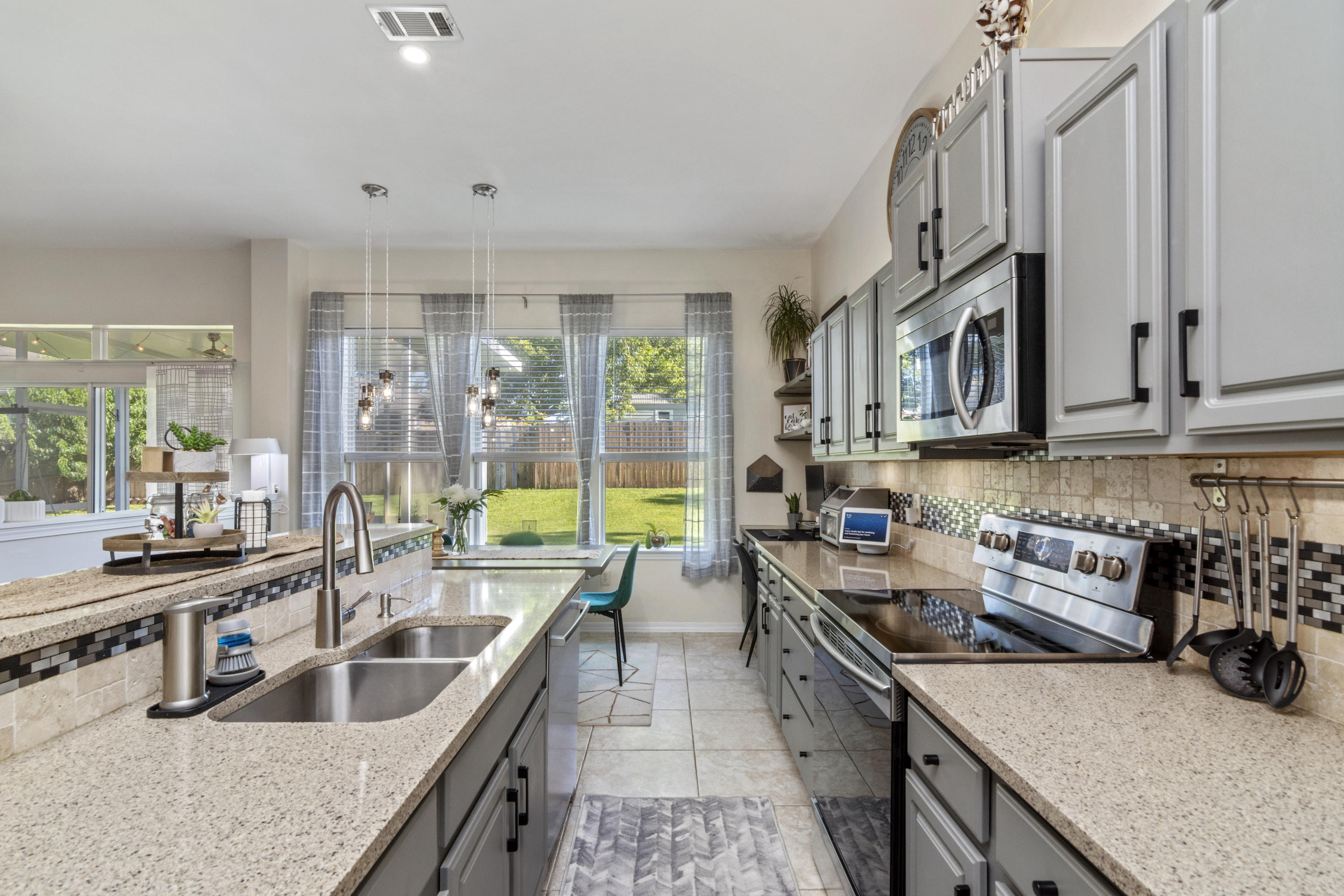 BROOKE ESTATES PH I - Residential