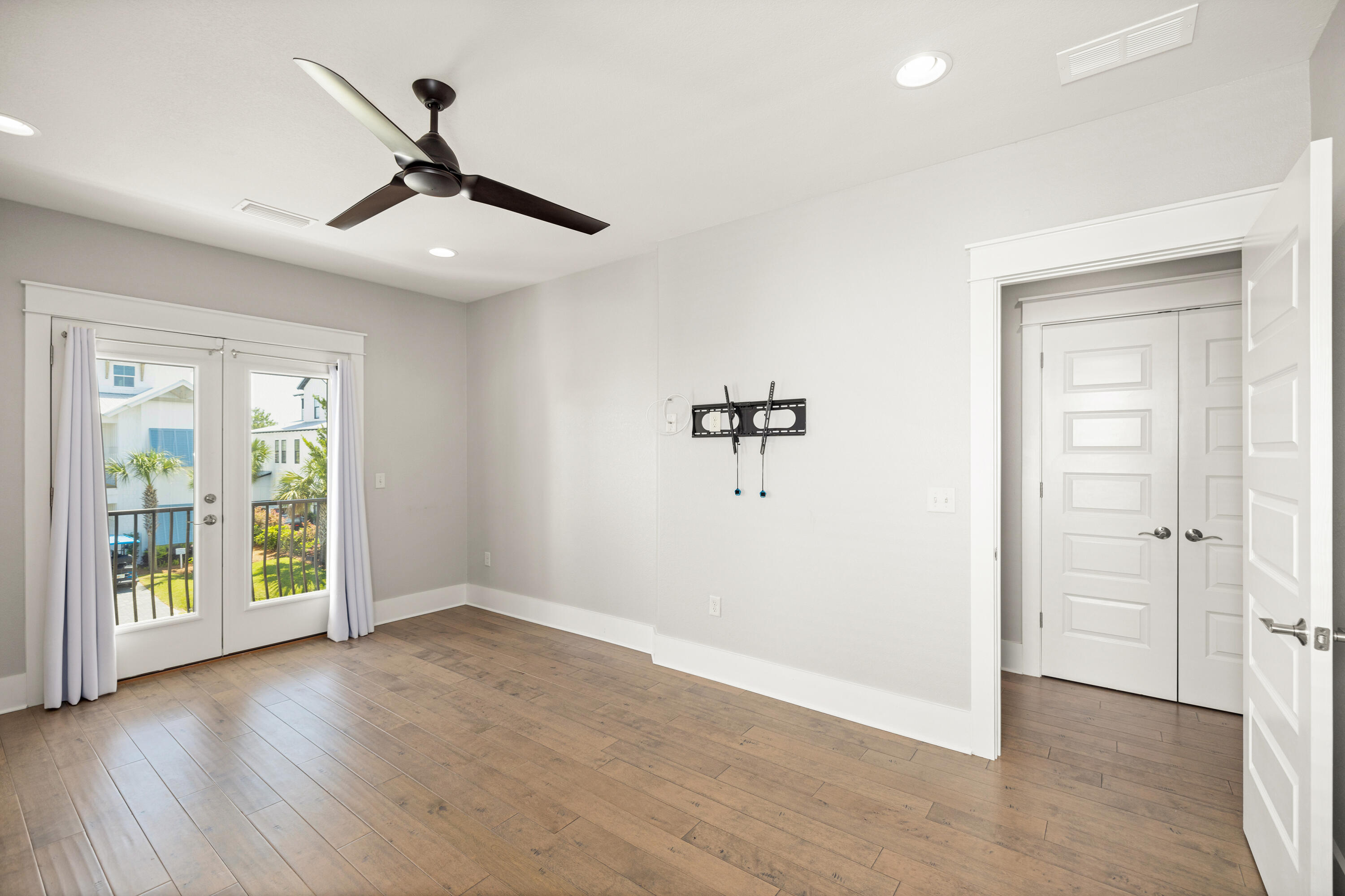 Villas of Frangista - Residential Lease