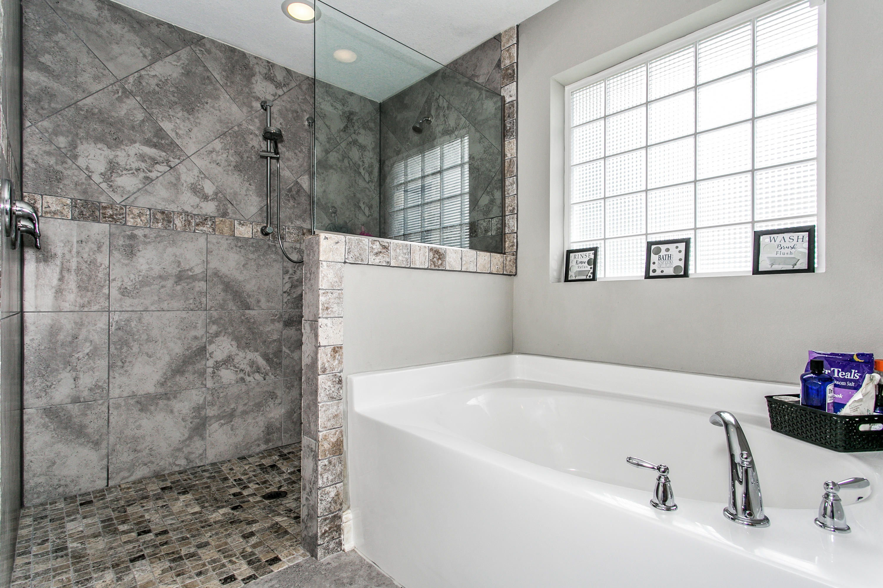 NAVARRE 2ND ADD - Residential