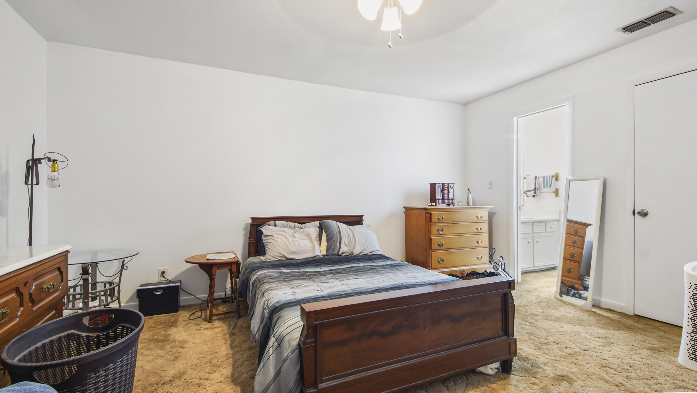 HOWARD GILL REPLAT - Residential