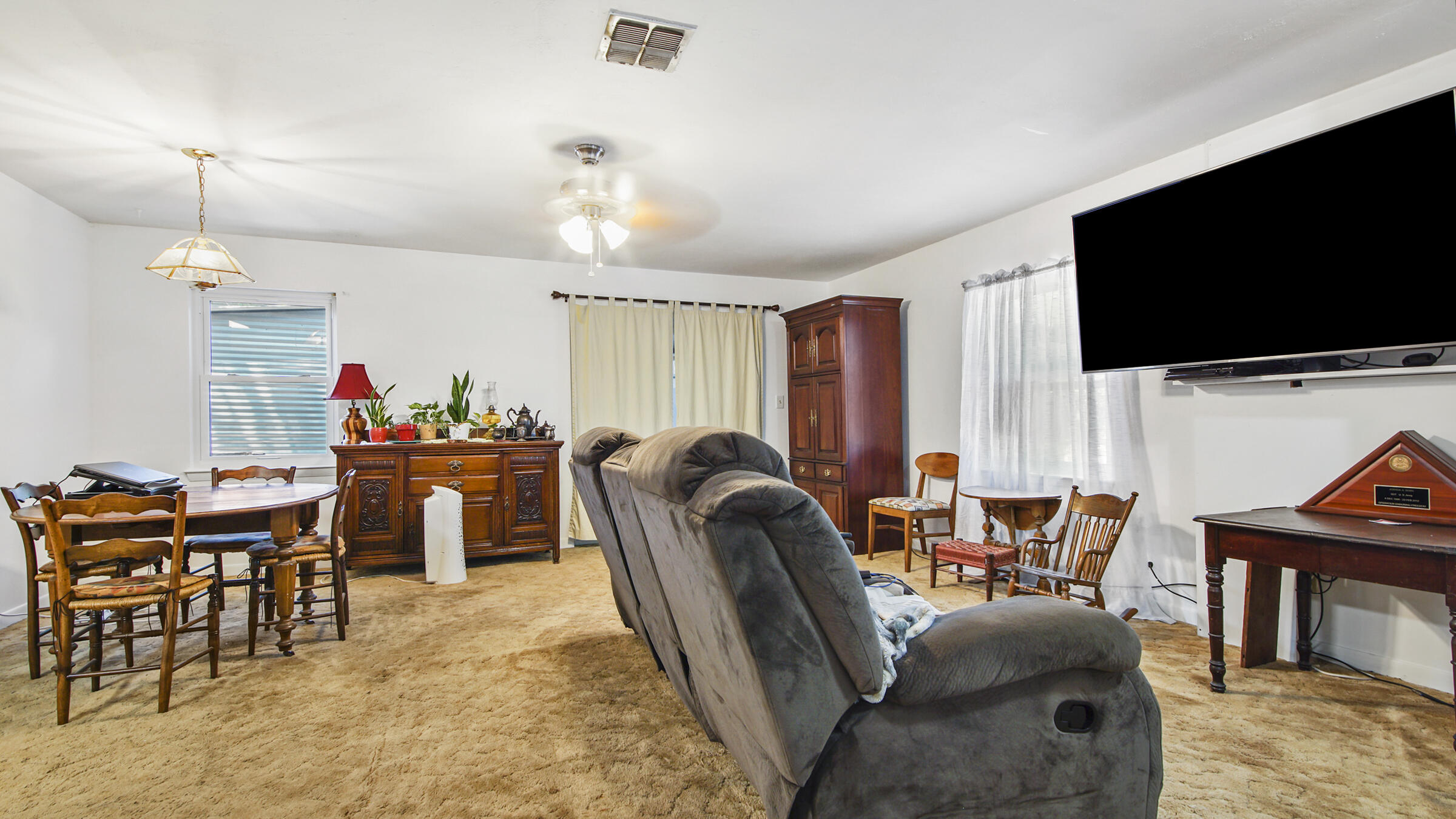 HOWARD GILL REPLAT - Residential