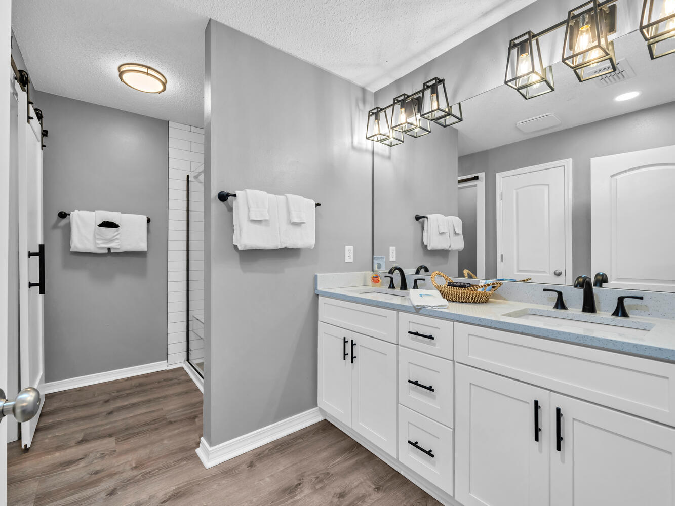 PARADISE RETREAT - Residential