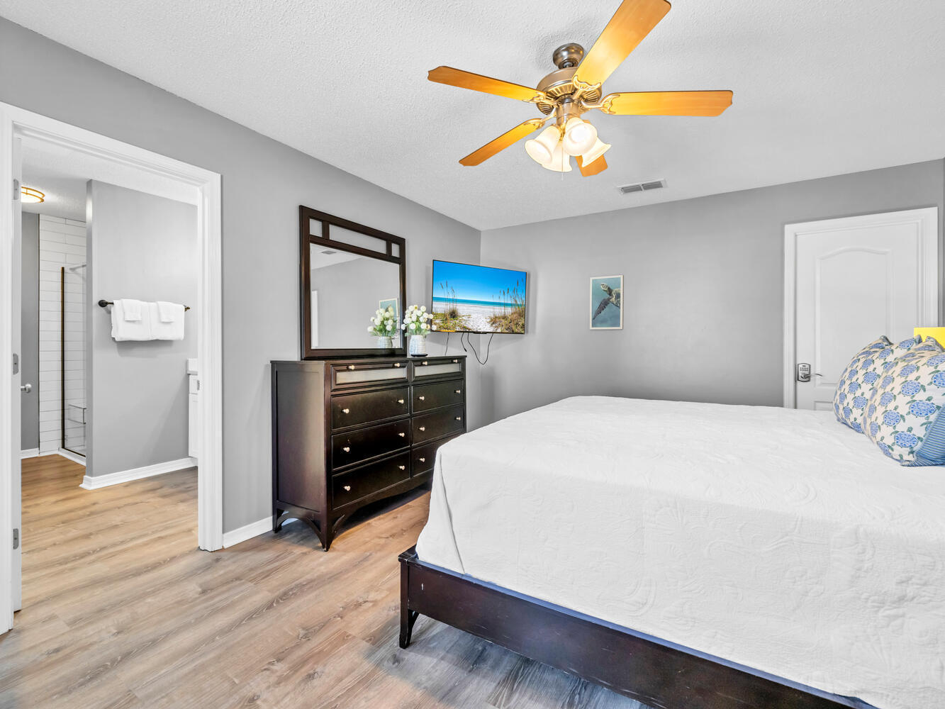 PARADISE RETREAT - Residential