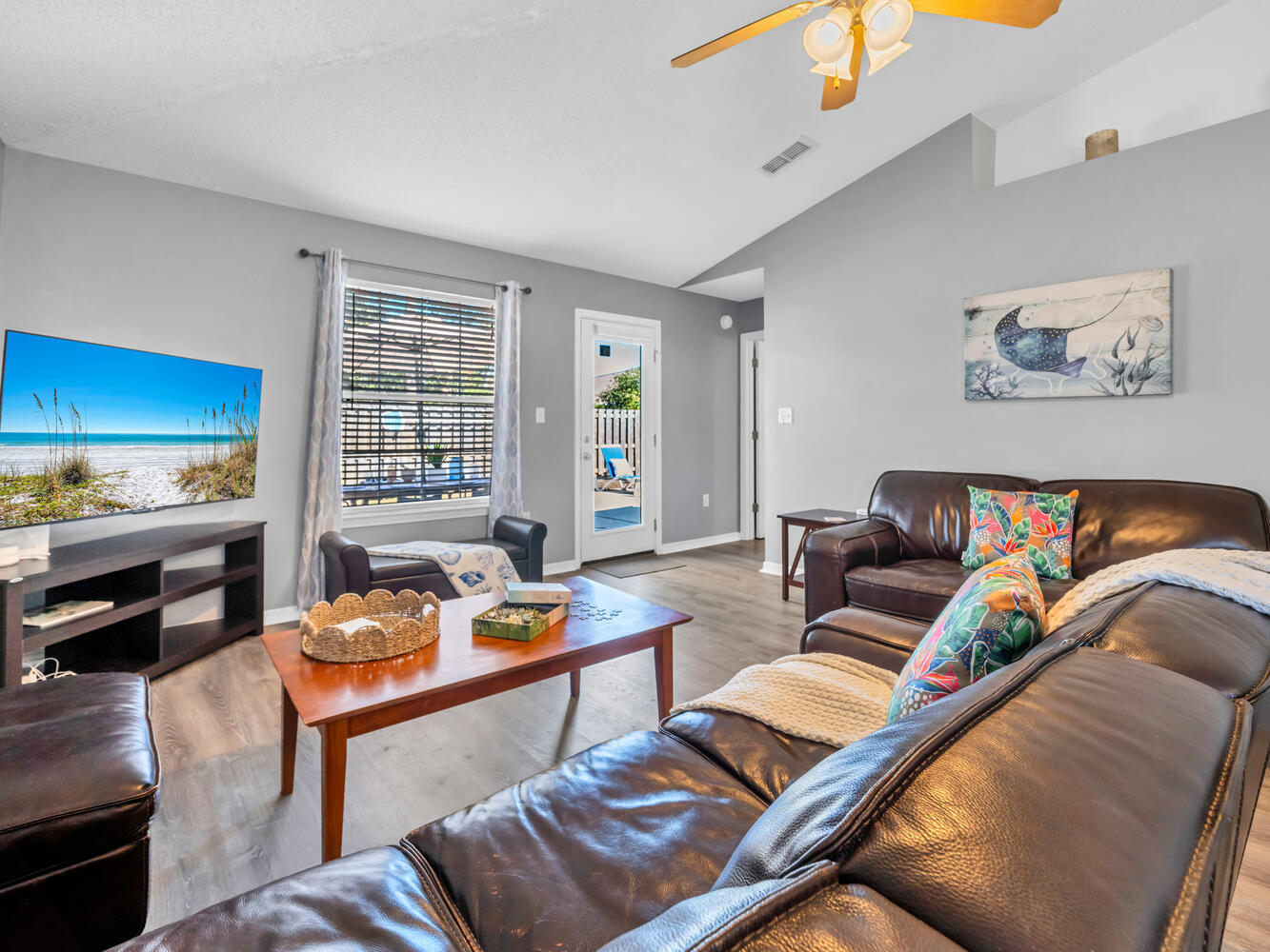 PARADISE RETREAT - Residential