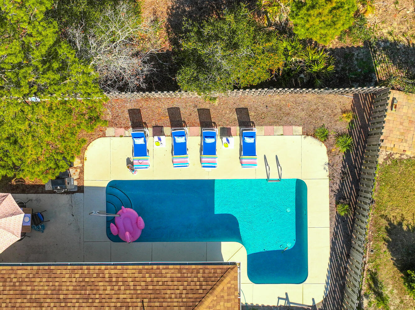 PARADISE RETREAT - Residential