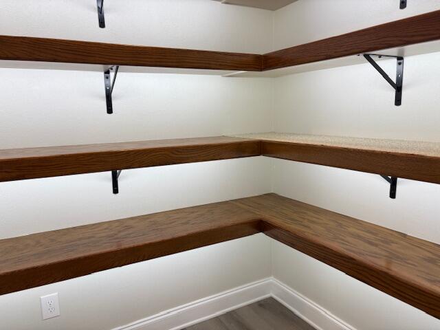 PORT DIXIE - Residential Lease