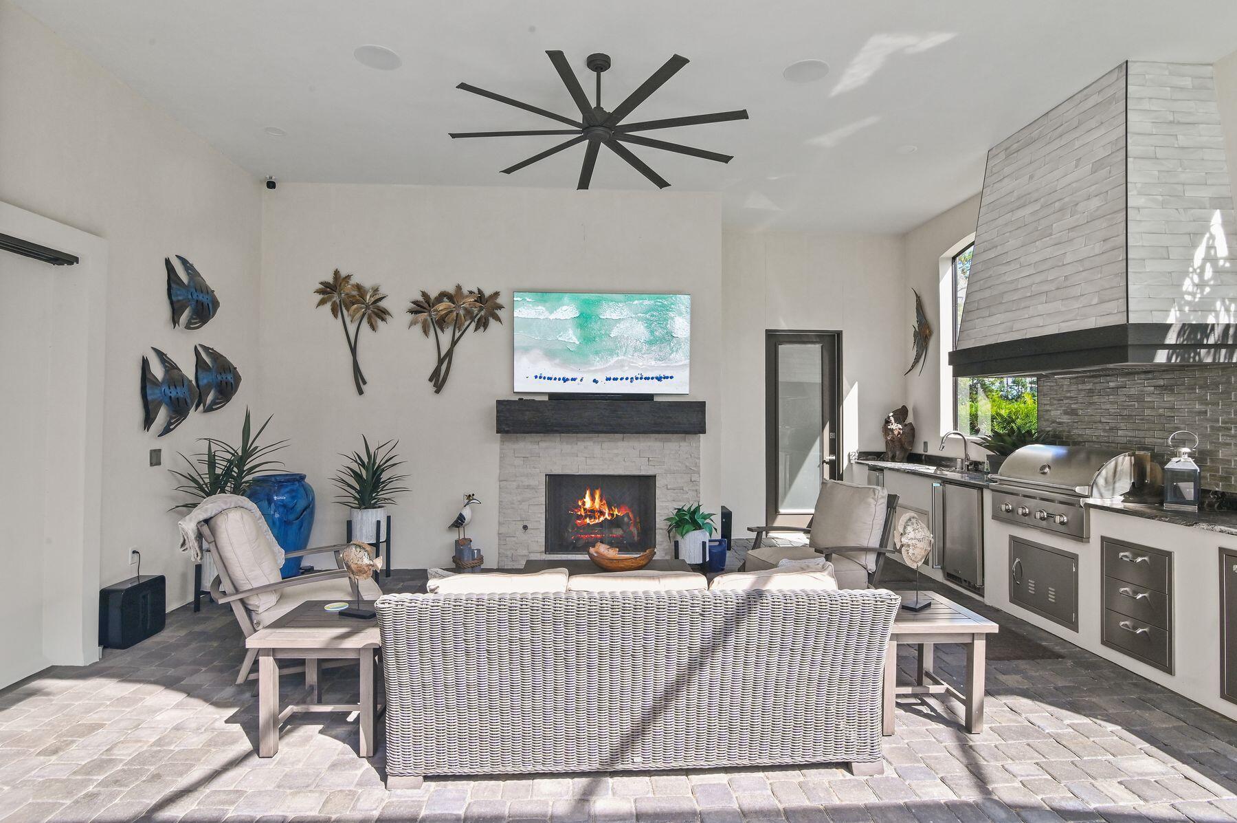 BURNT PINE - Residential