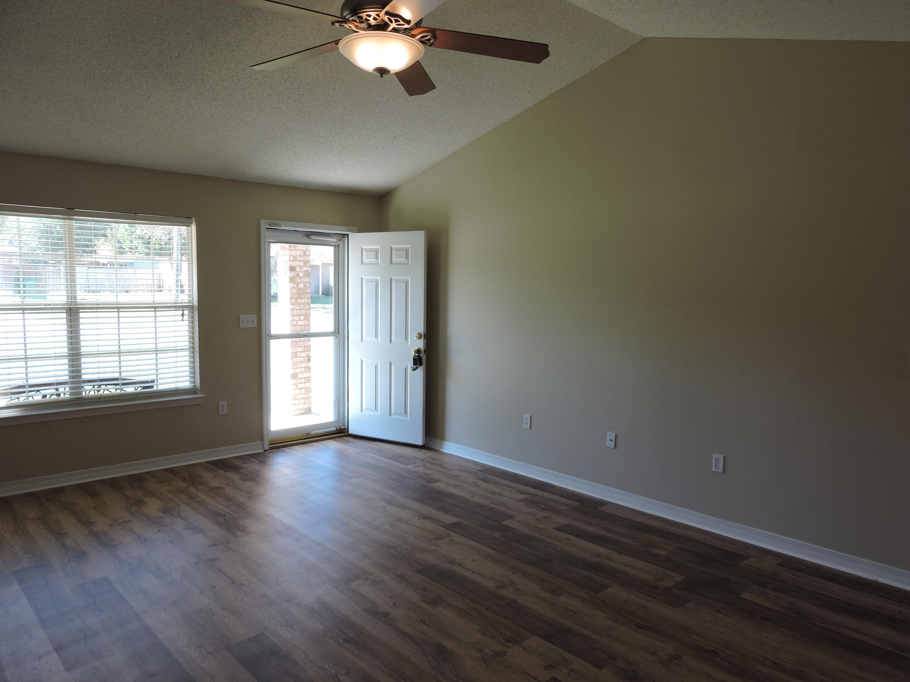 AUBURN ACRES - Residential Lease