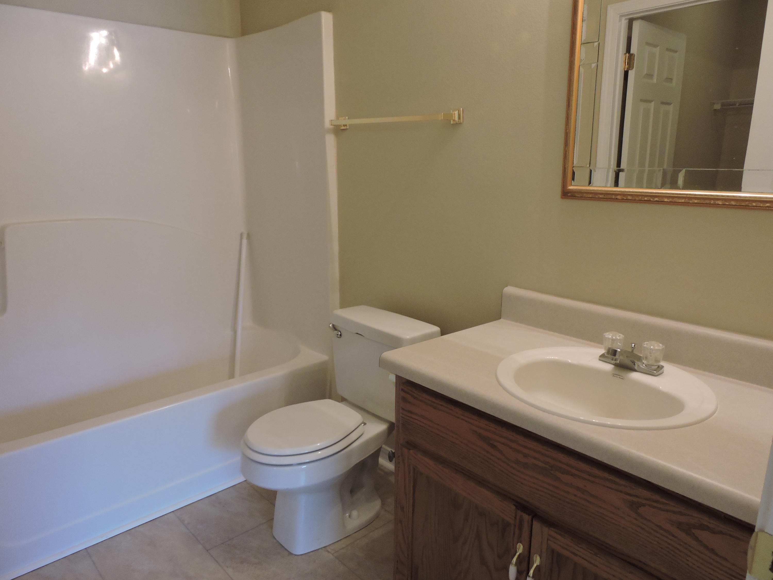 AUBURN ACRES - Residential Lease