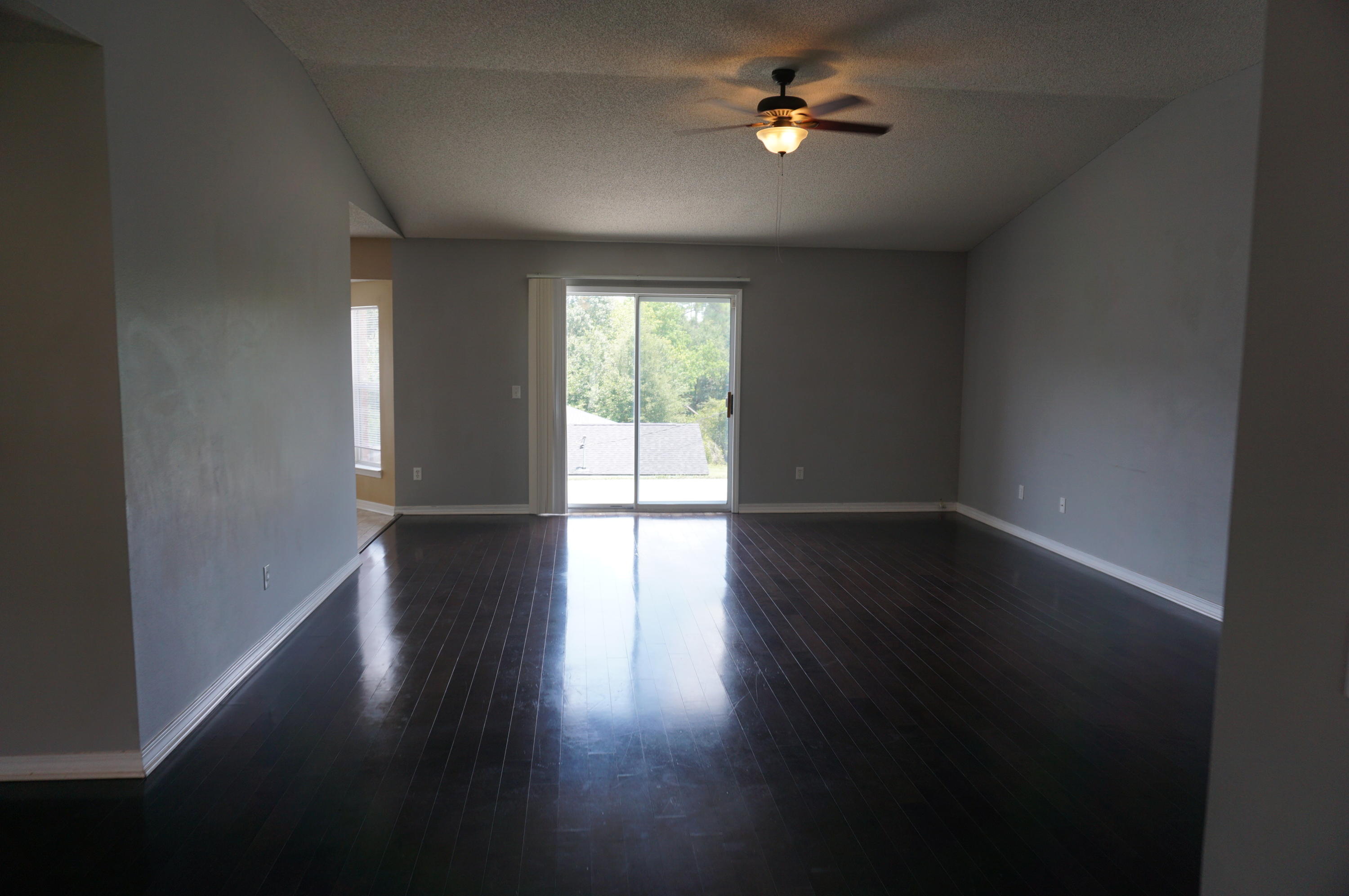 COUNTRYVIEW ESTATES 10TH ADDN - Residential Lease