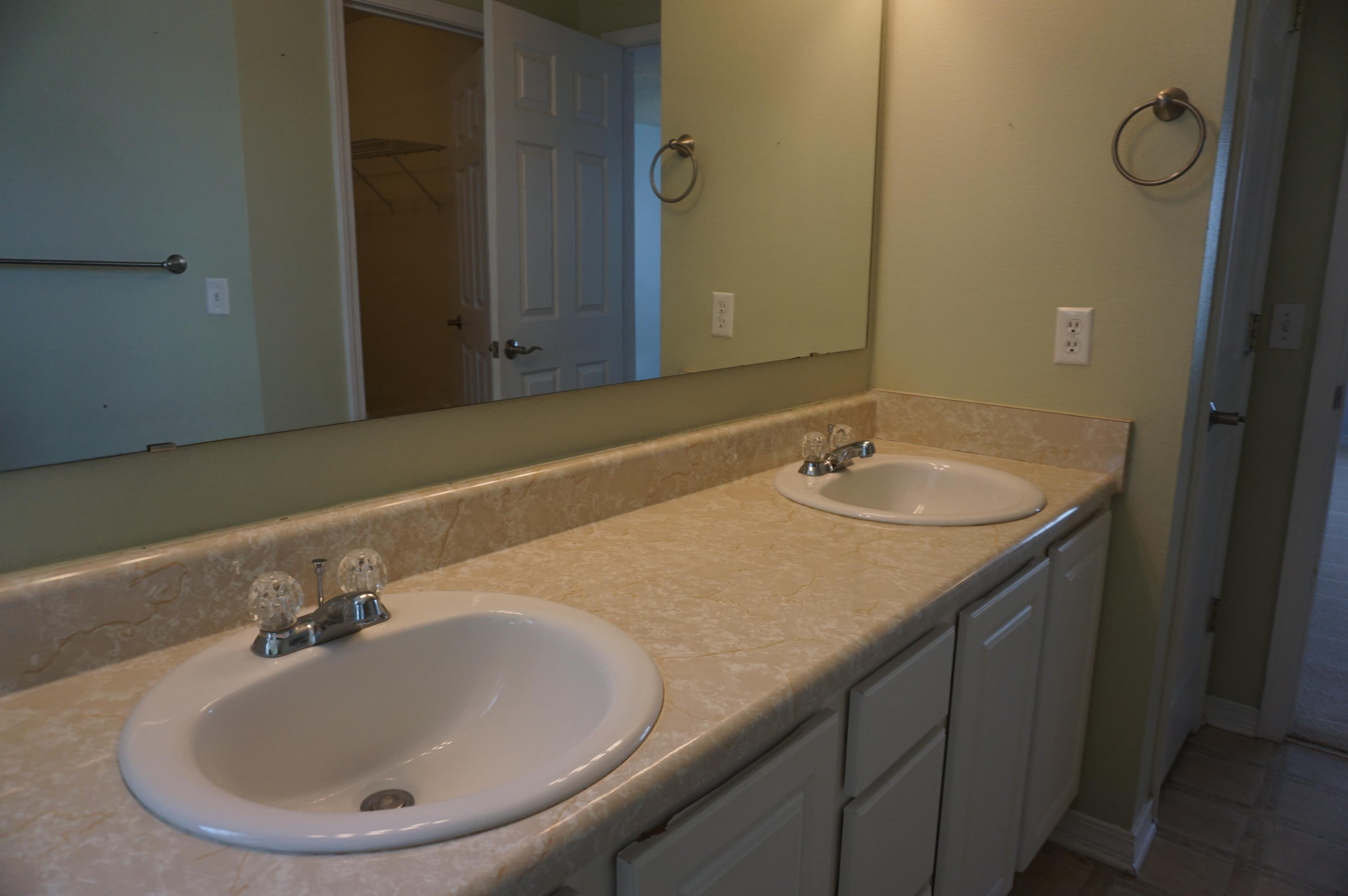 COUNTRYVIEW ESTATES 10TH ADDN - Residential Lease