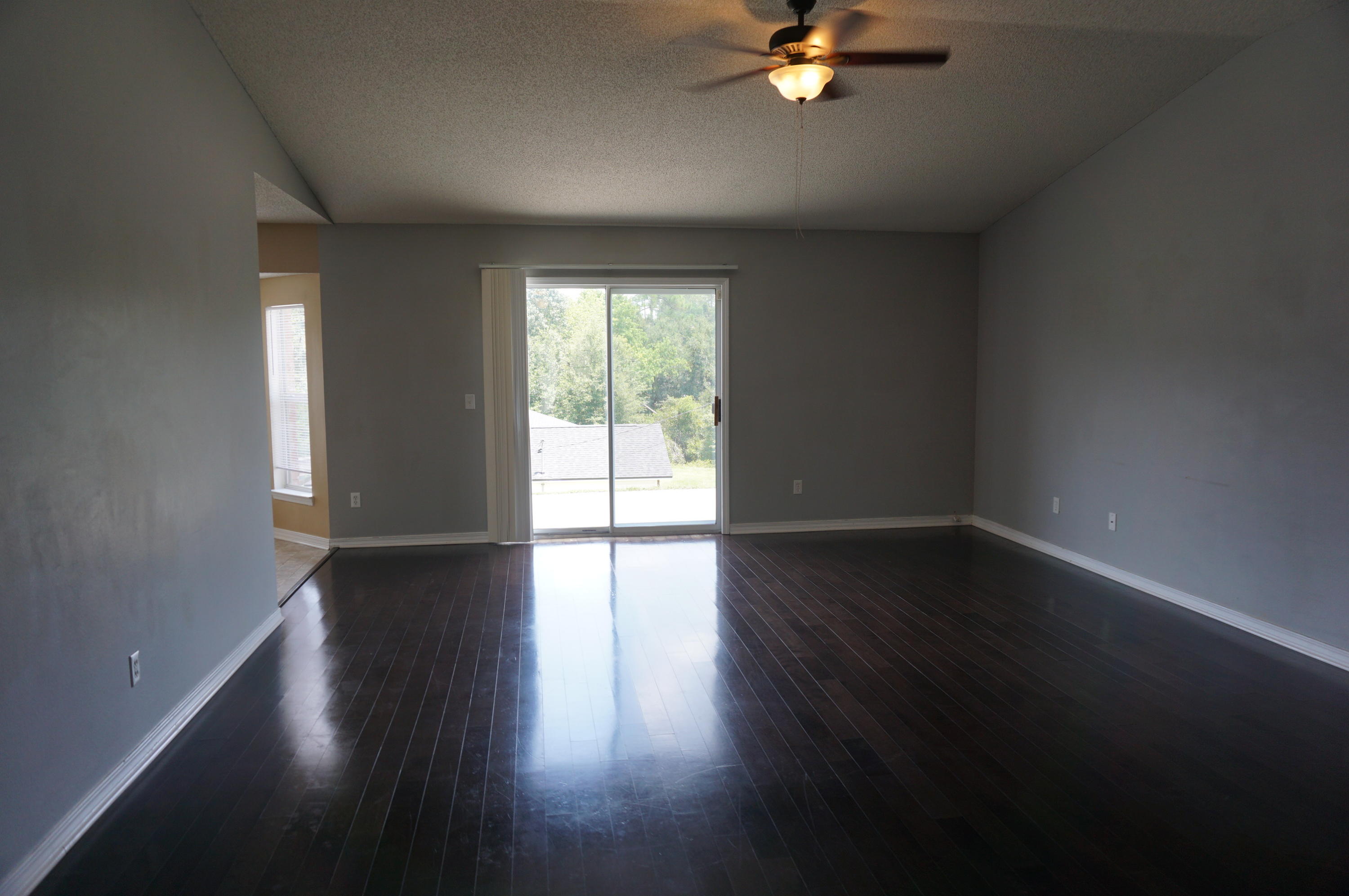 COUNTRYVIEW ESTATES 10TH ADDN - Residential Lease