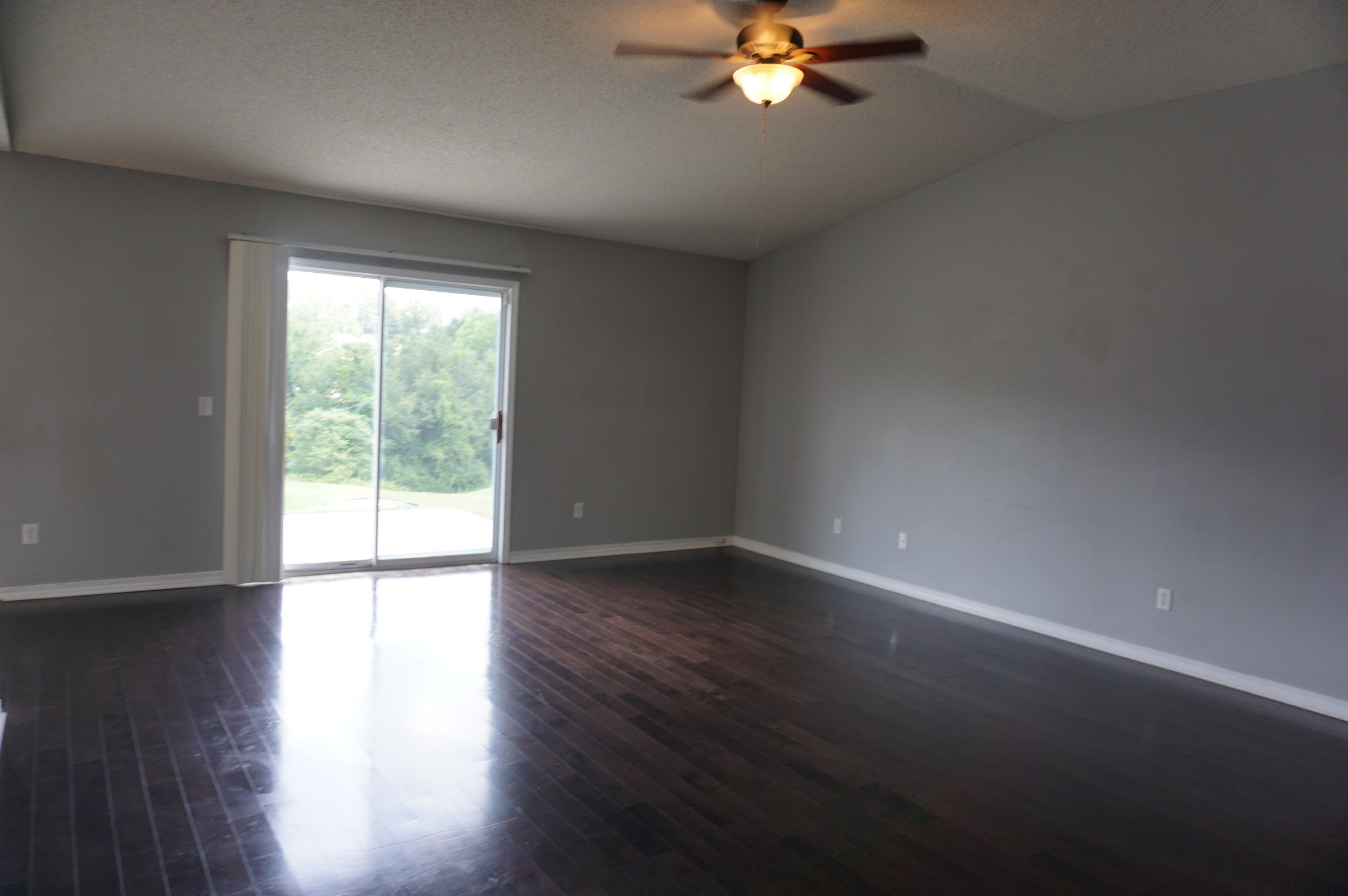 COUNTRYVIEW ESTATES 10TH ADDN - Residential Lease