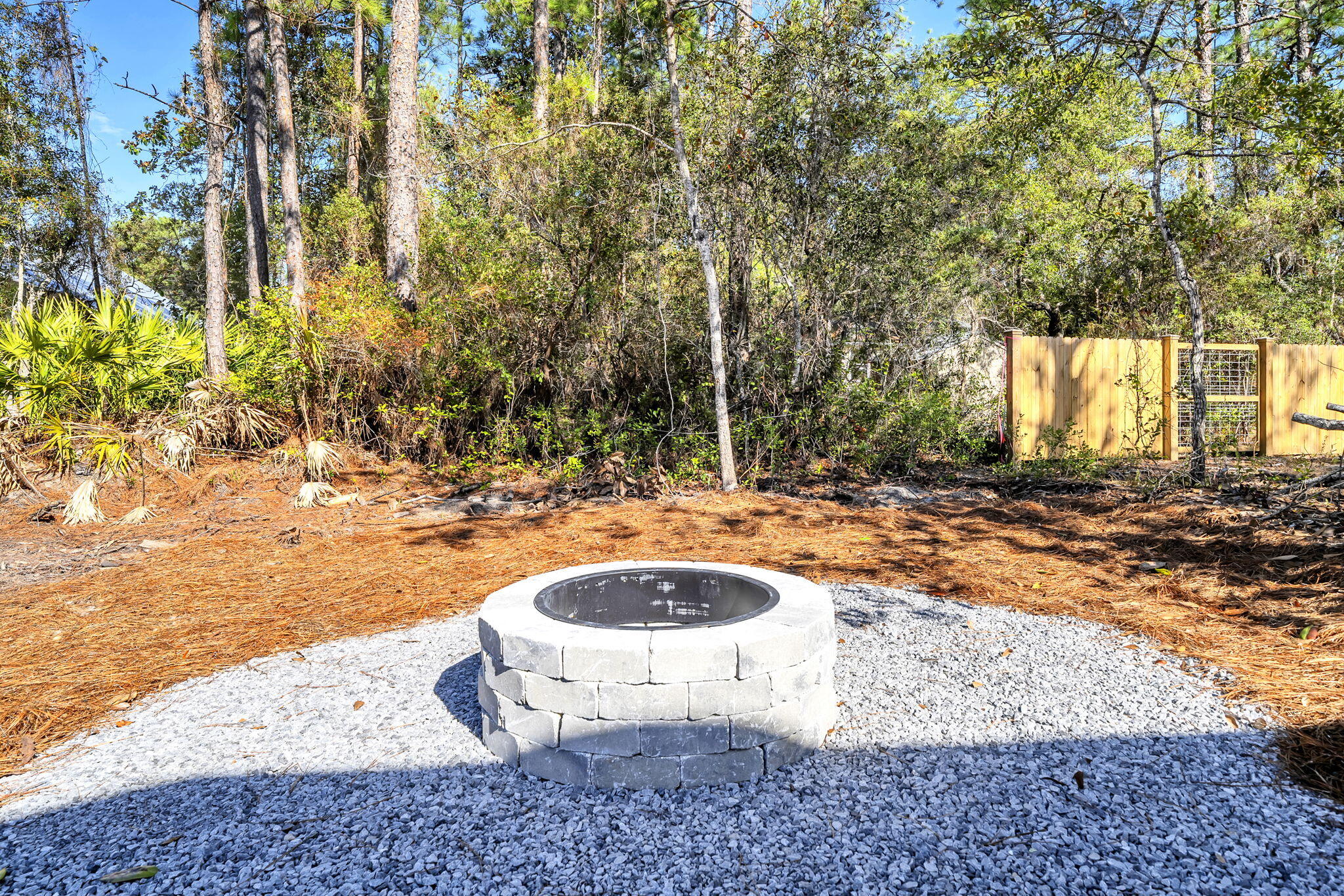 MAGNOLIA BEACH - Residential