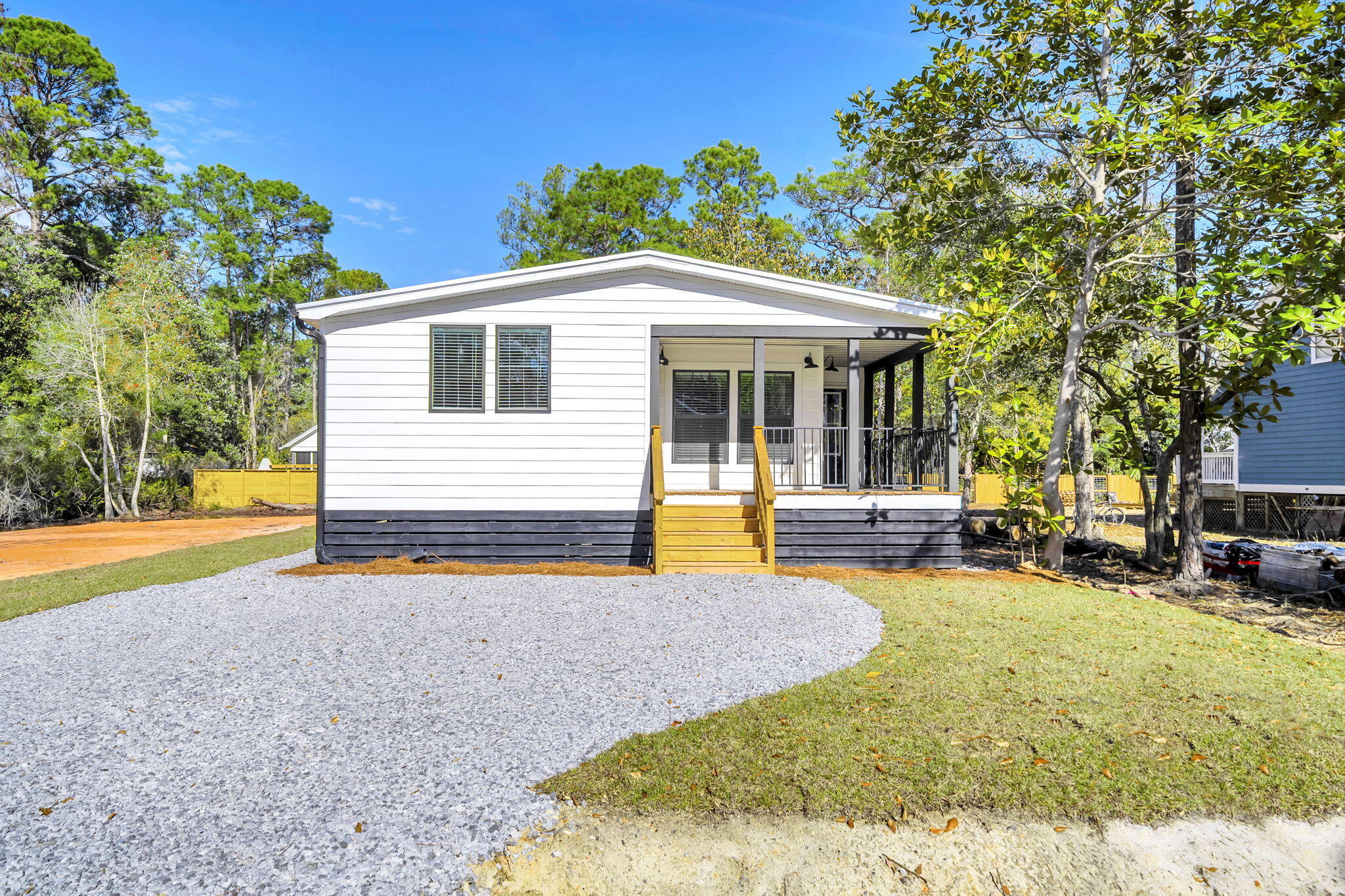 MAGNOLIA BEACH - Residential